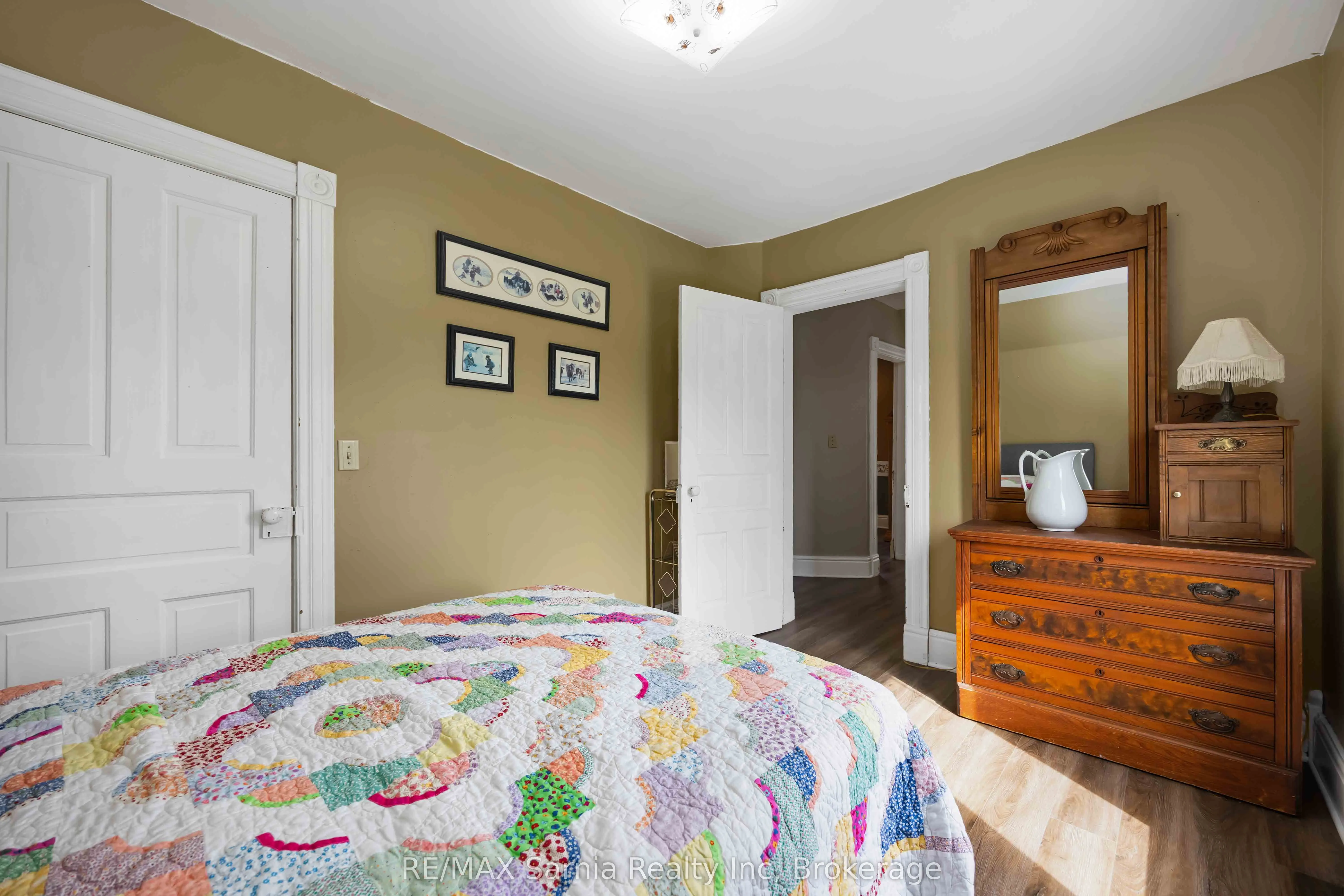 3239 Elgin Street
