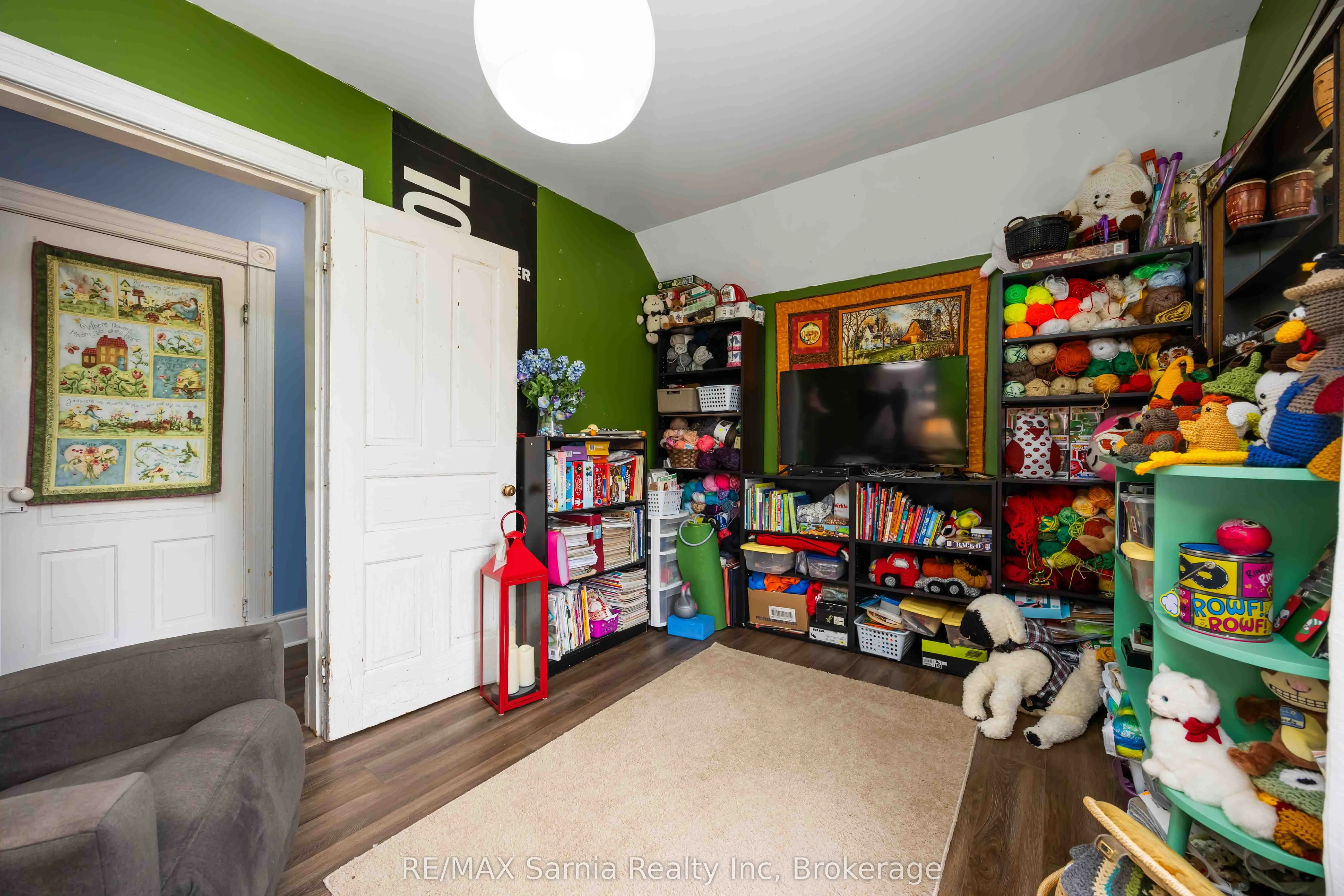 3239 Elgin Street