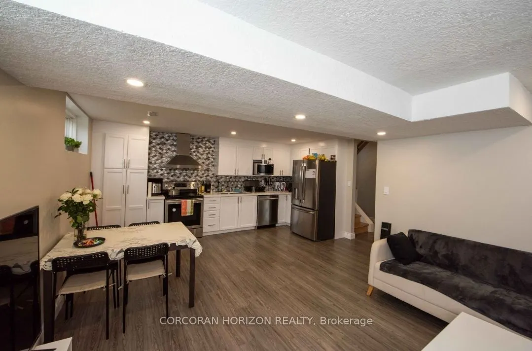 34 Peach Blossom Crescent, #2