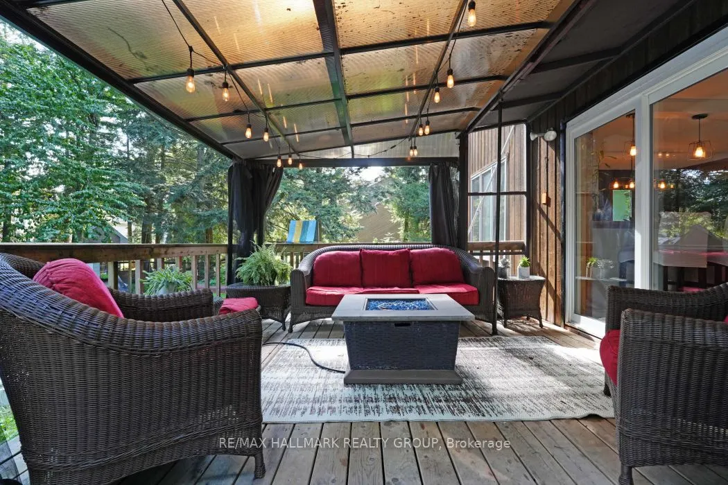 5498 Edgewater Drive