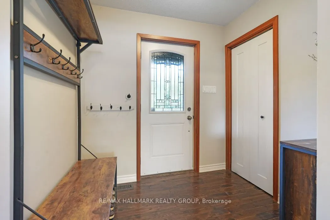 5498 Edgewater Drive