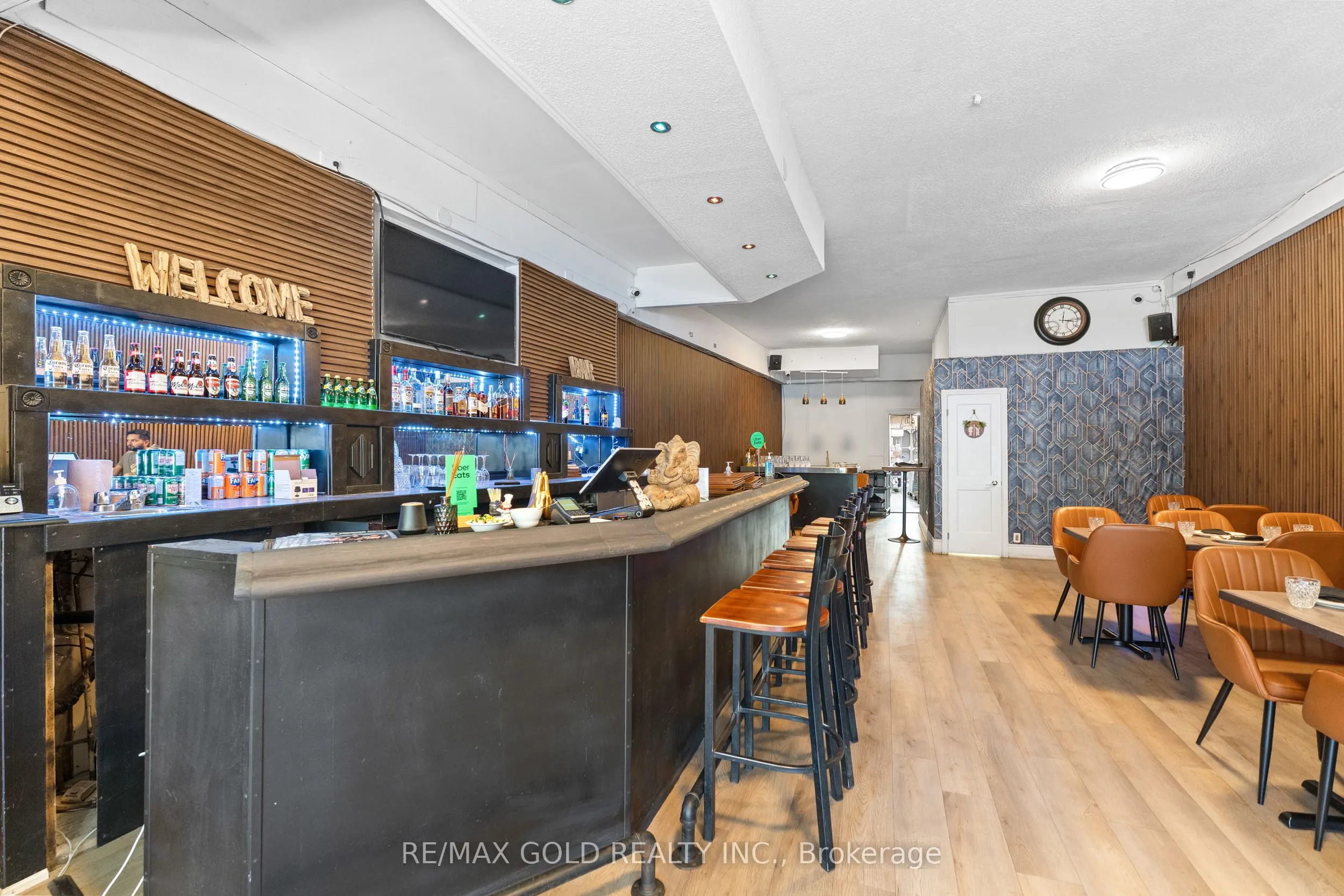 5899 Main Street