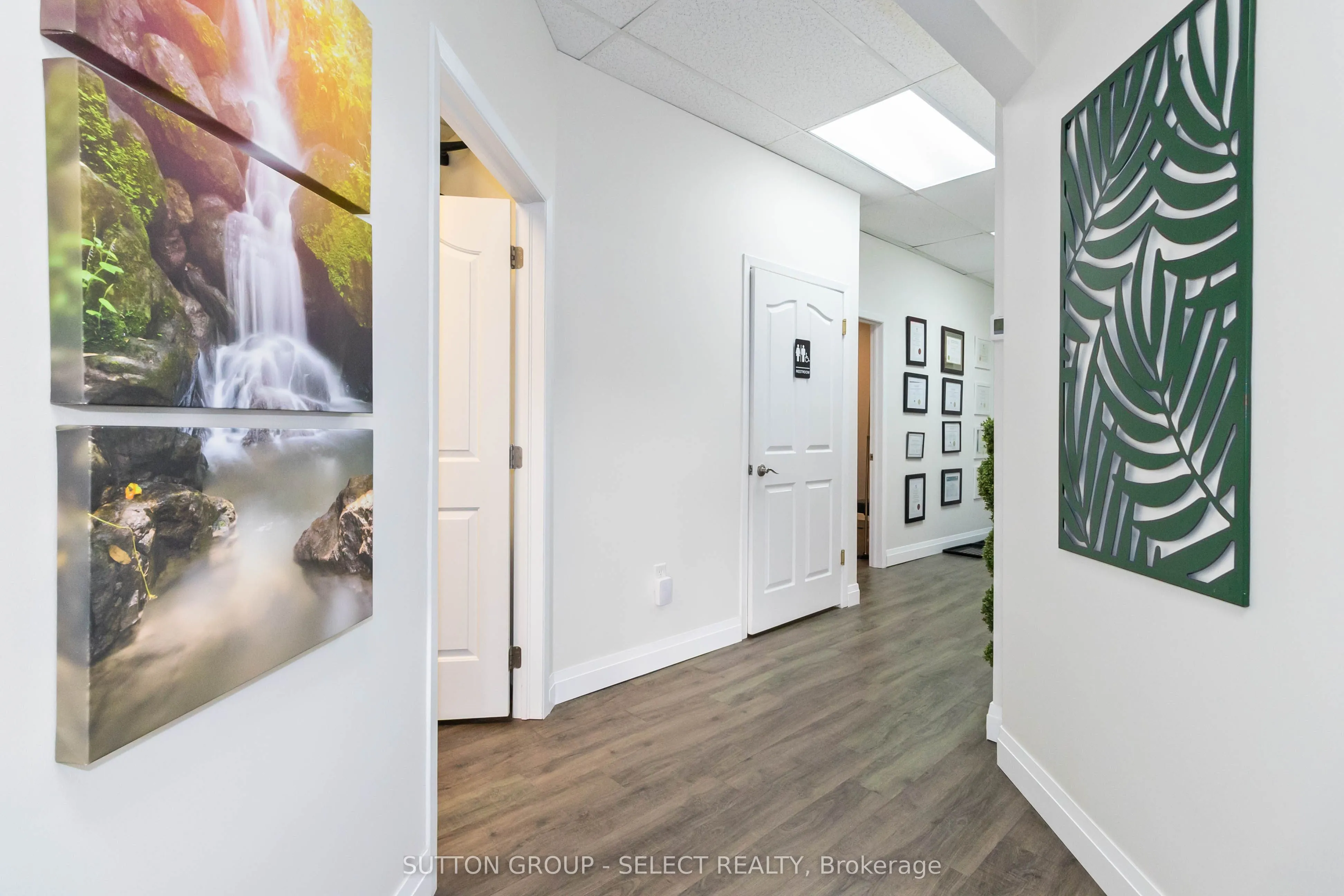 795 Dundas Street