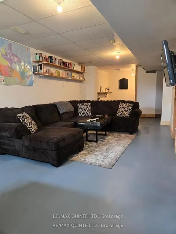 348 River Street W