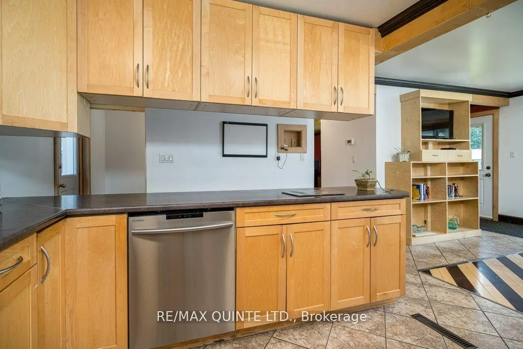 348 River Street W
