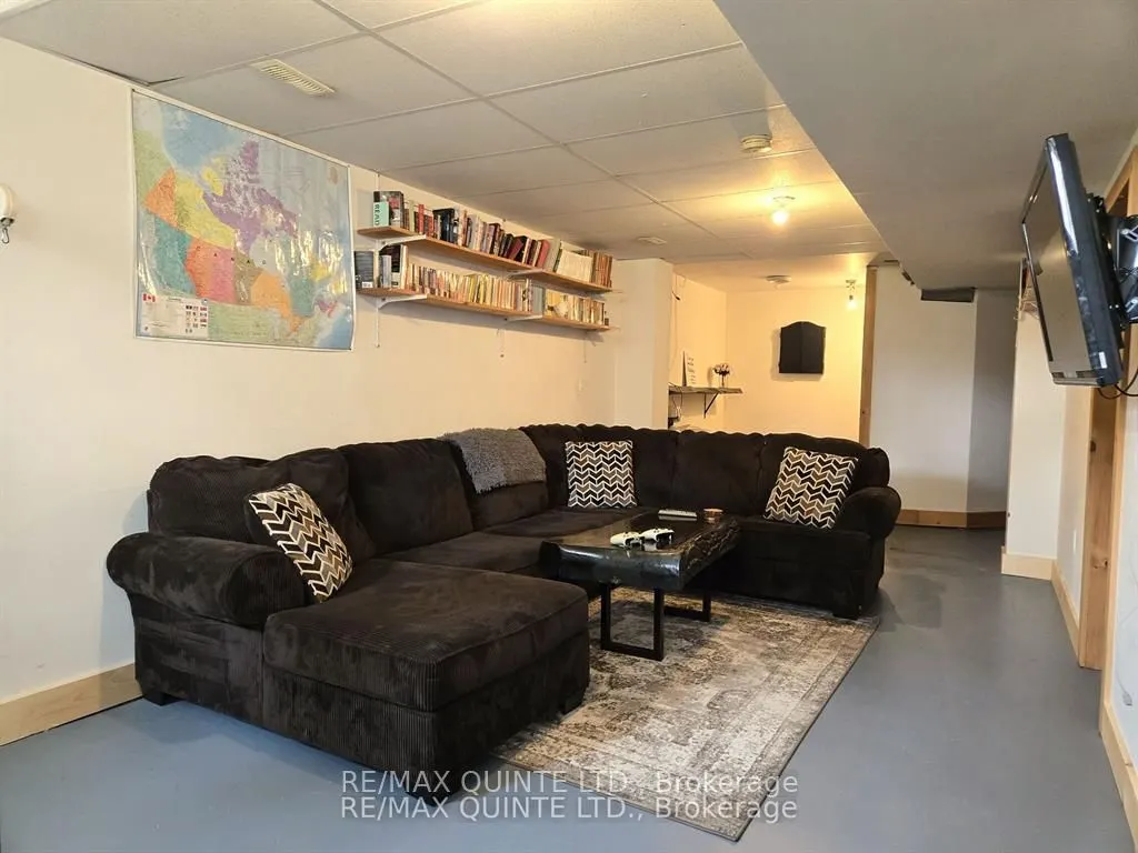348 River Street W