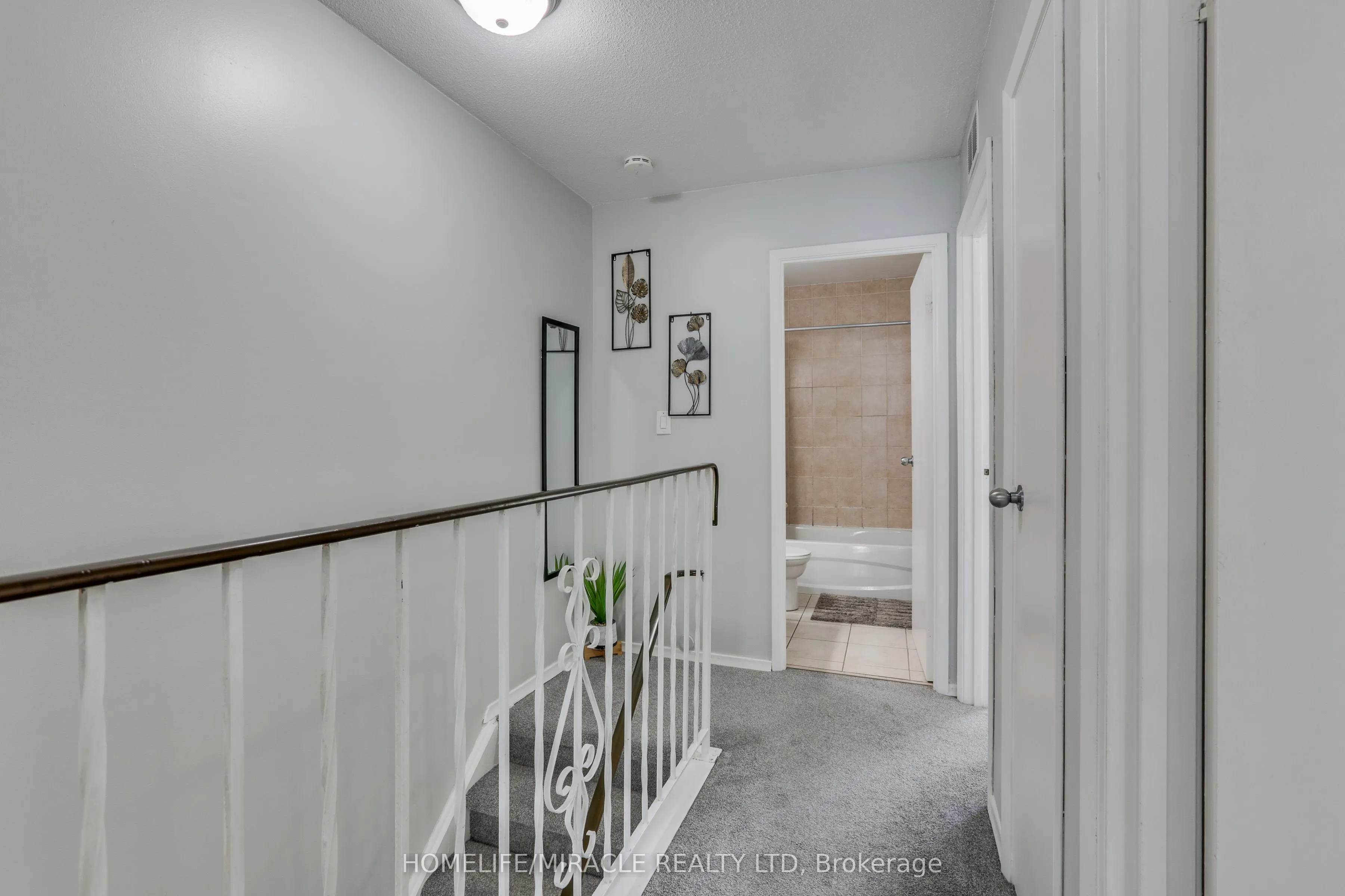 271 Thames Street, #19