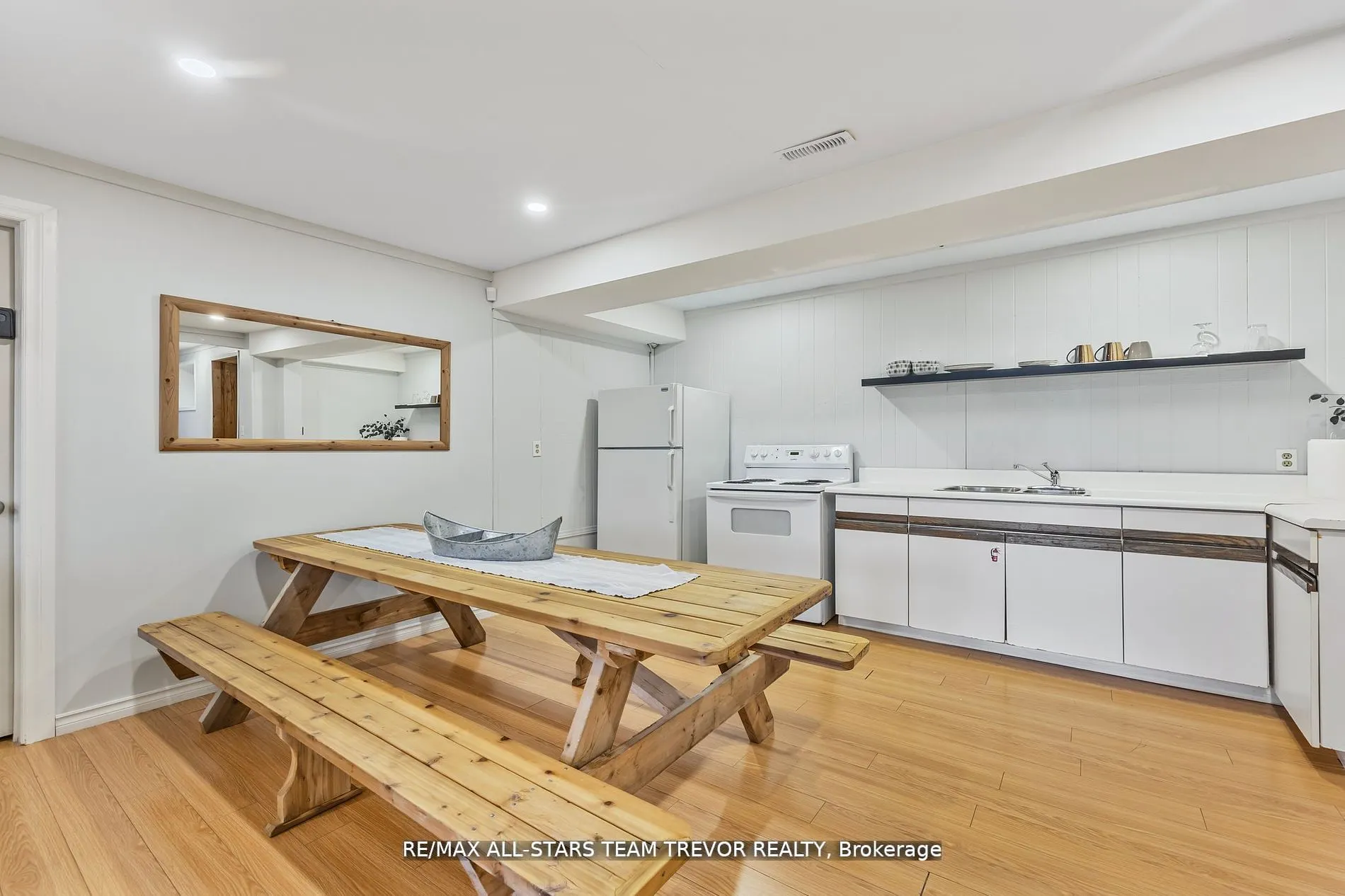 143 Chalet Crescent