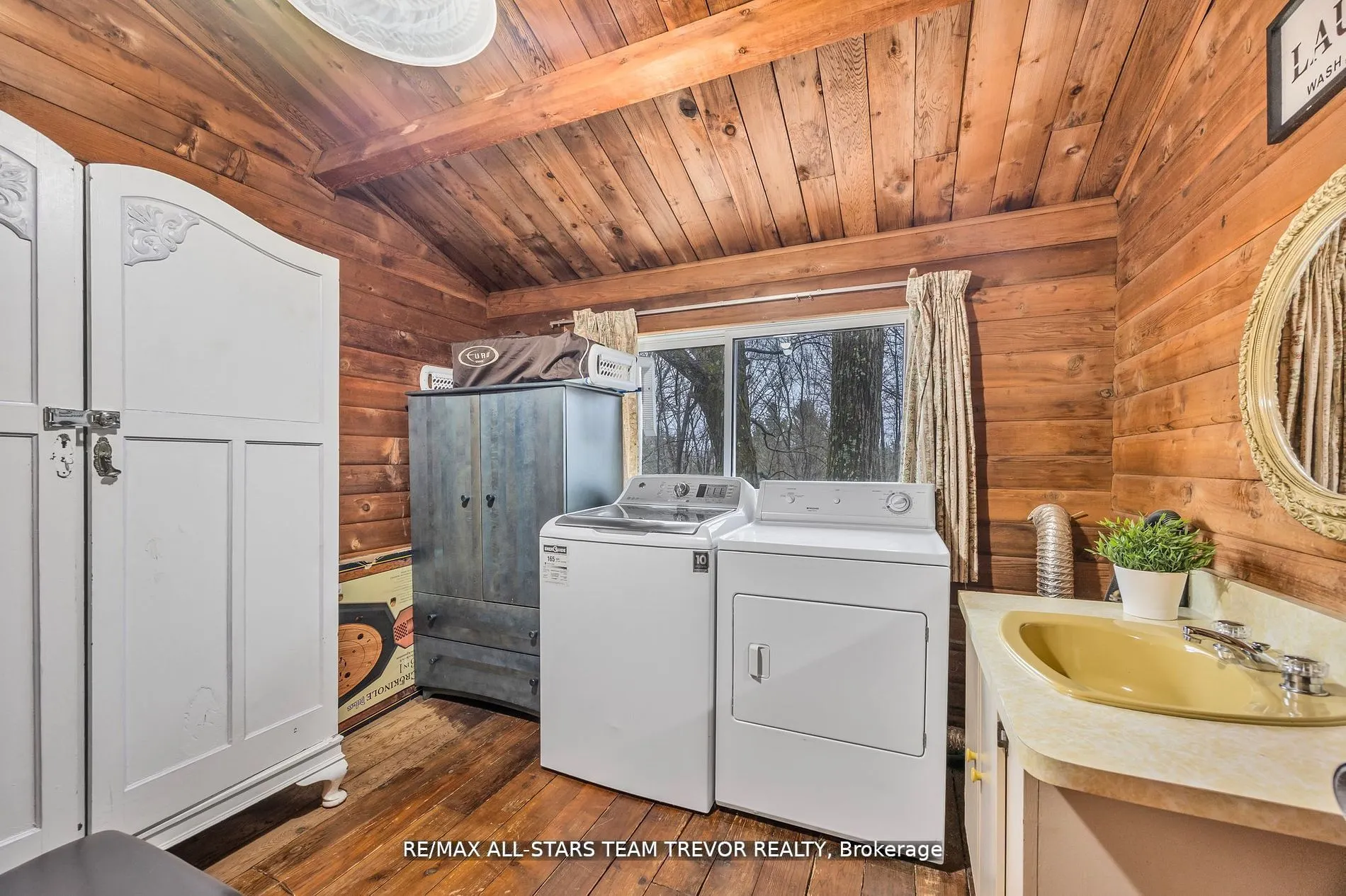 143 Chalet Crescent