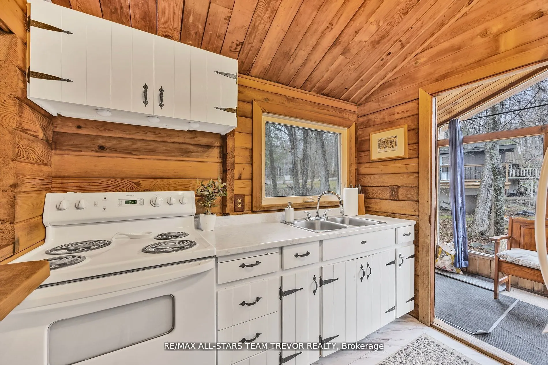 143 Chalet Crescent
