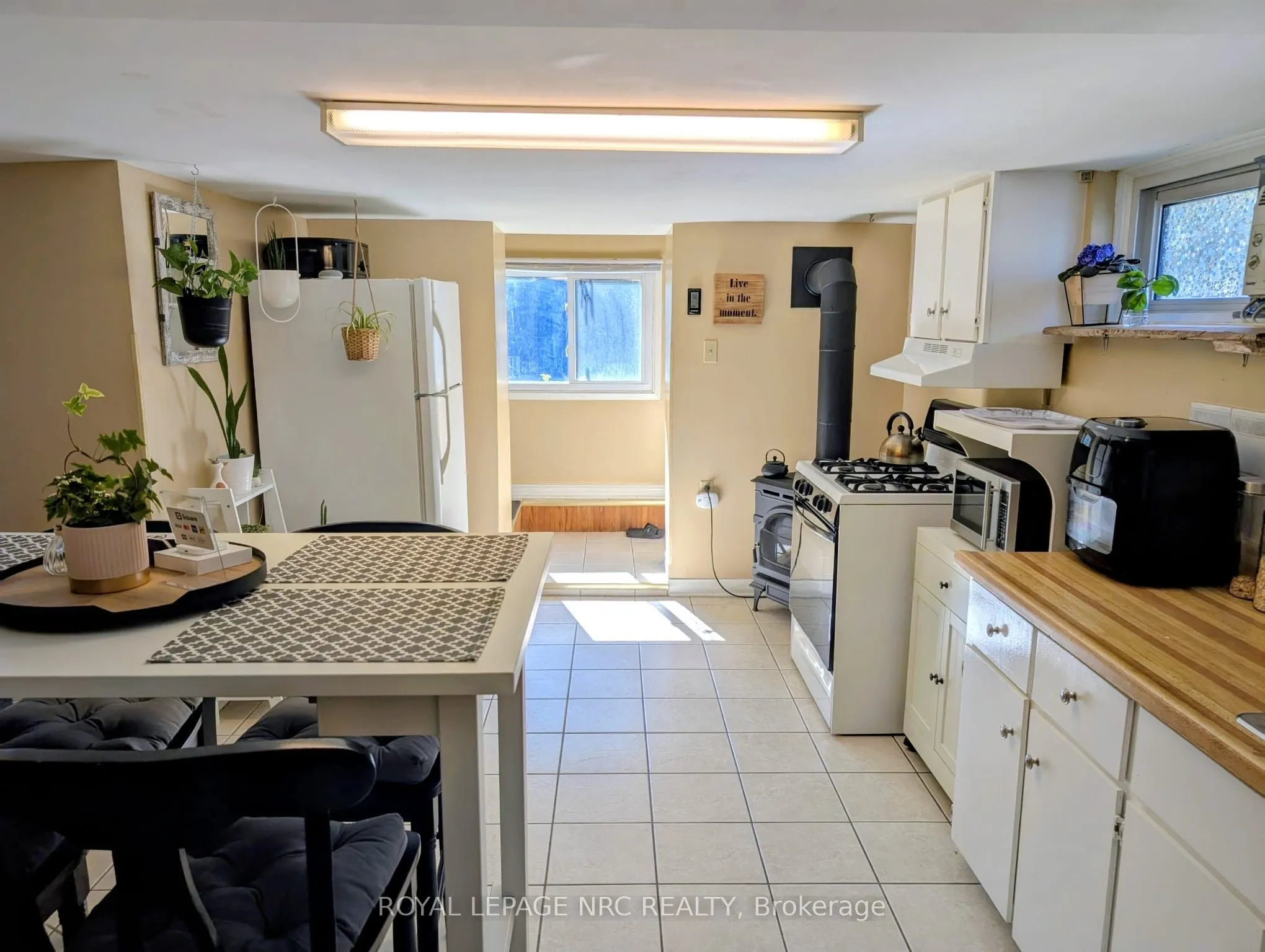4132 Chippawa Parkway