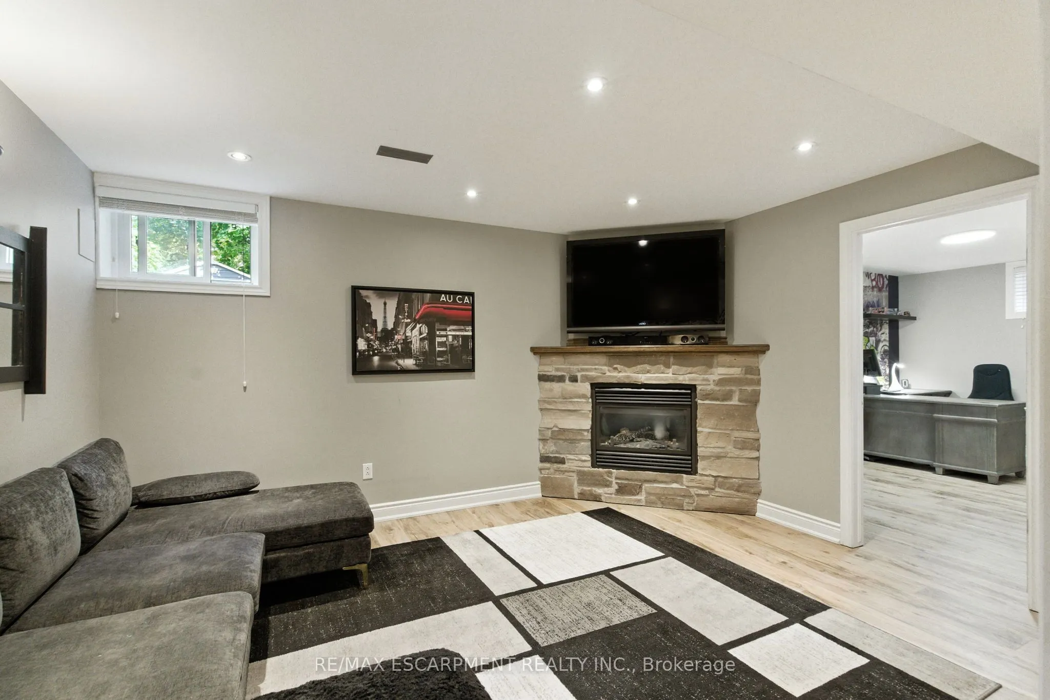 36 Pinecreek Road