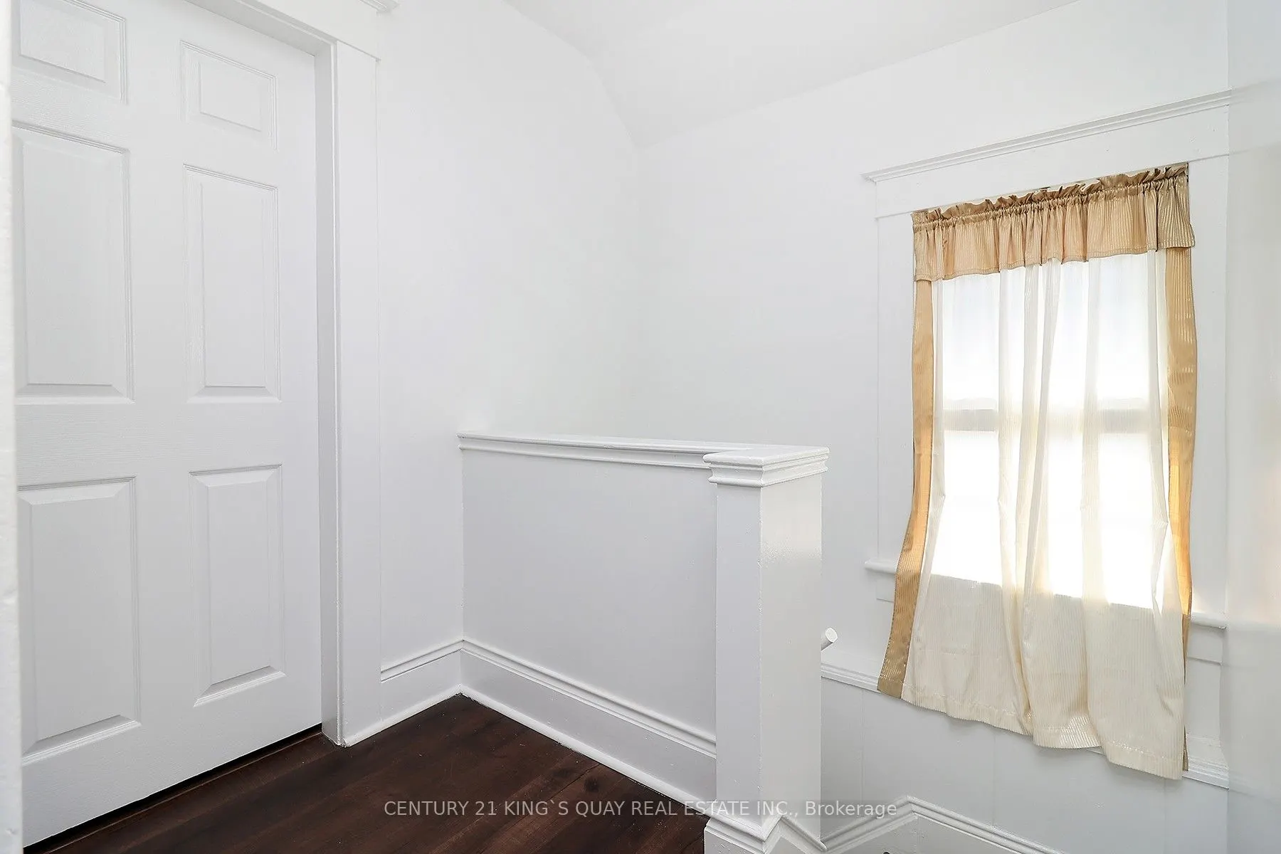 51 Albert Street S