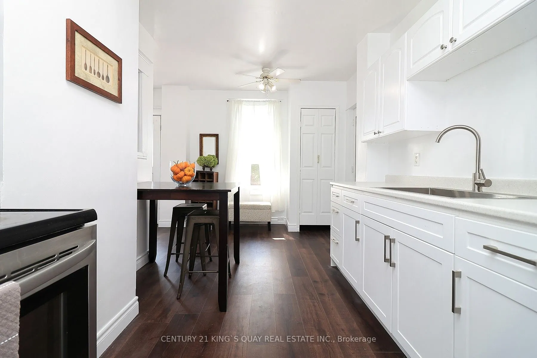 51 Albert Street S