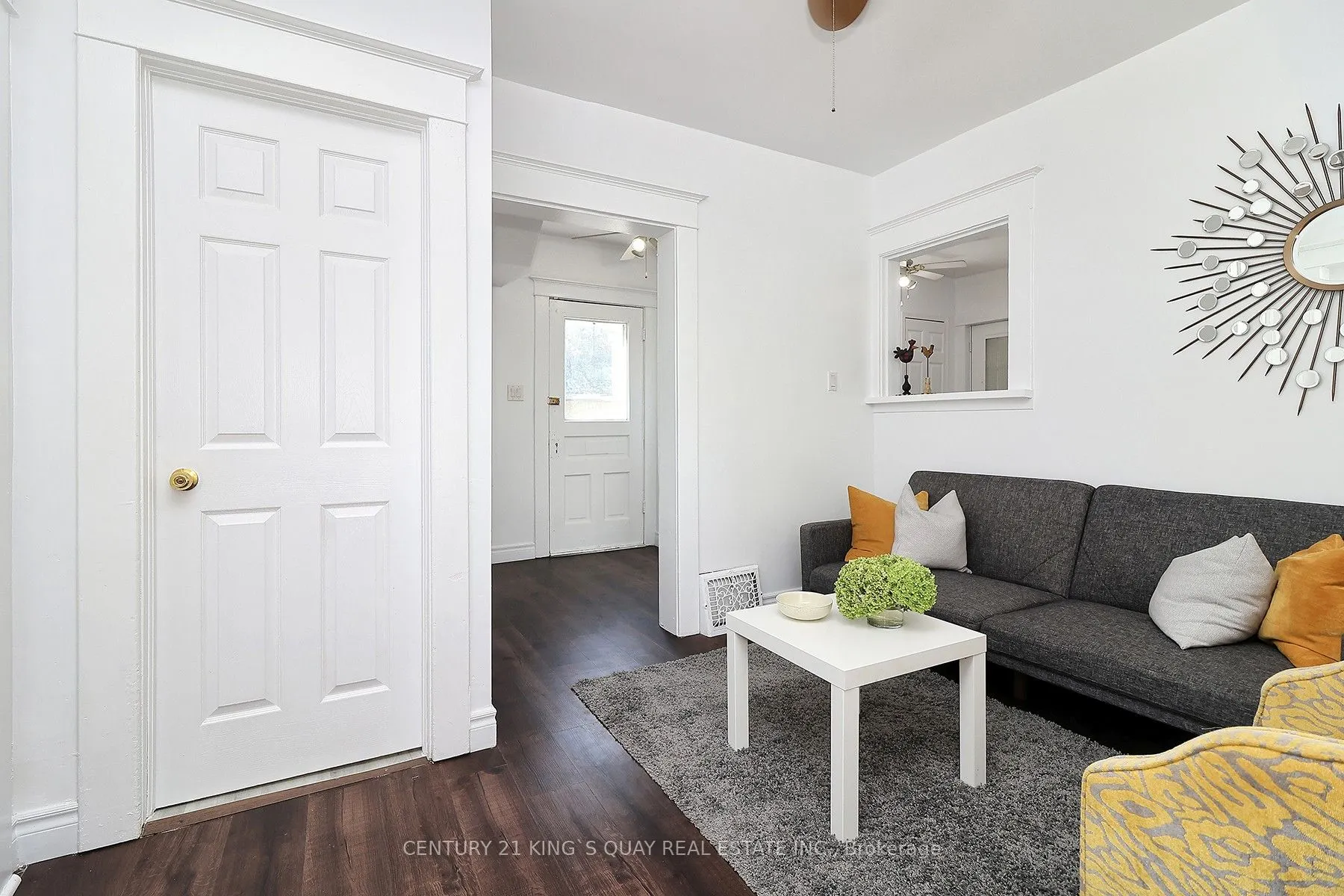 51 Albert Street S