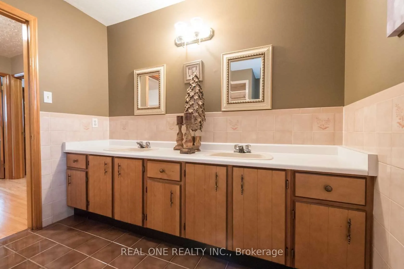 71 Morgan Road, #Main