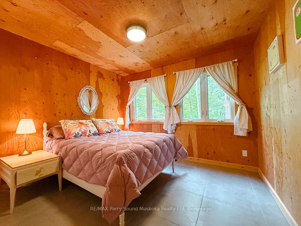 71 Crown Retreats Road