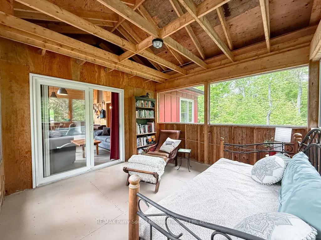 71 Crown Retreats Road