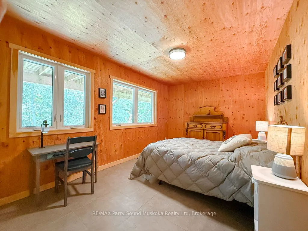 71 Crown Retreats Road
