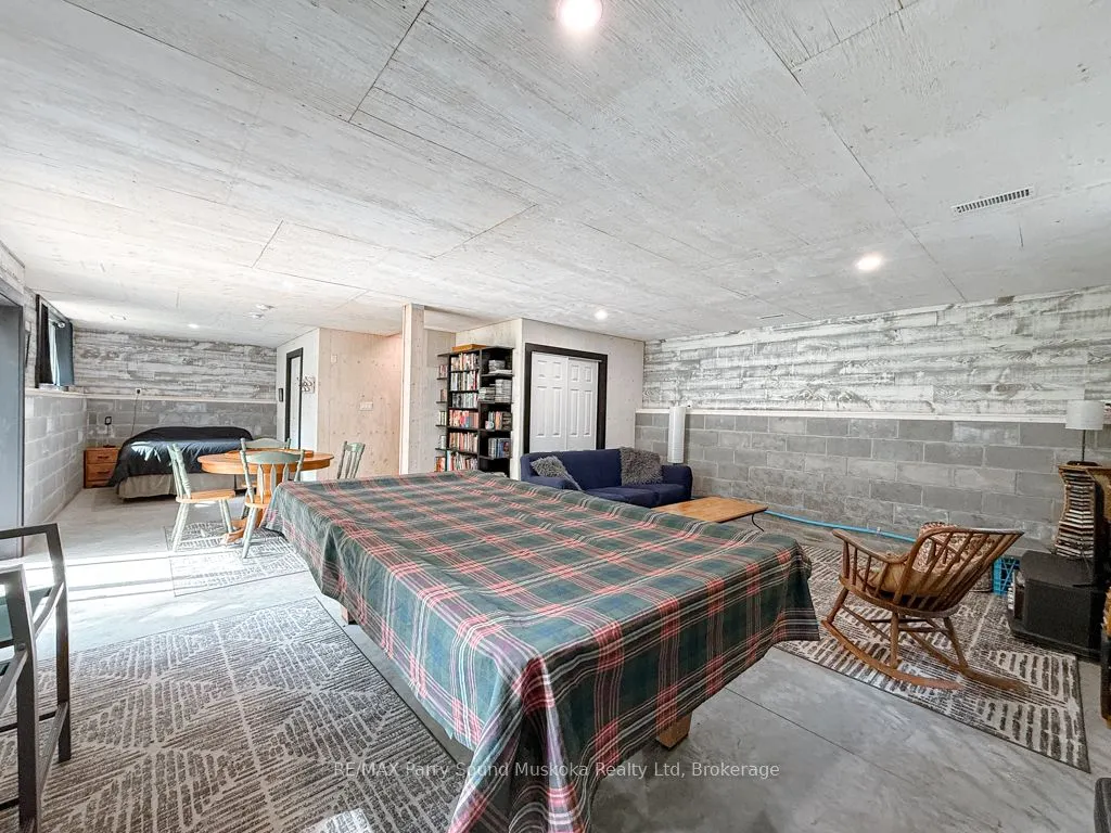 71 Crown Retreats Road
