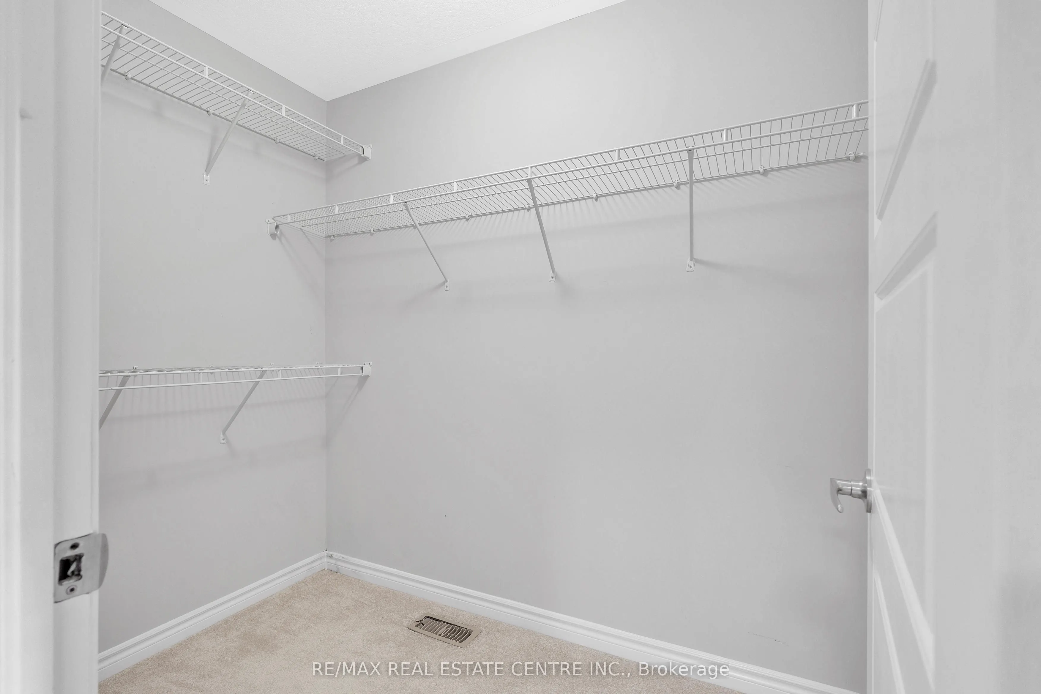 260 Shady Glen Crescent