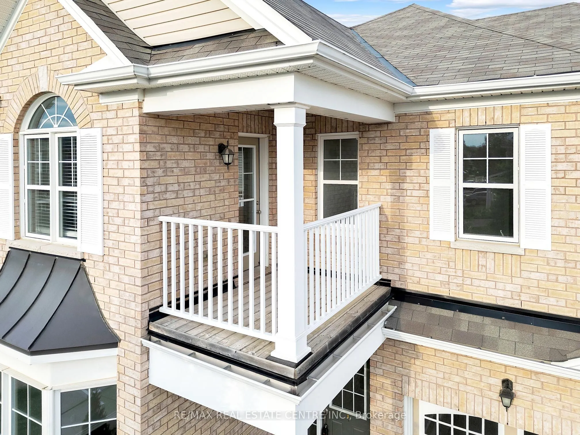260 Shady Glen Crescent