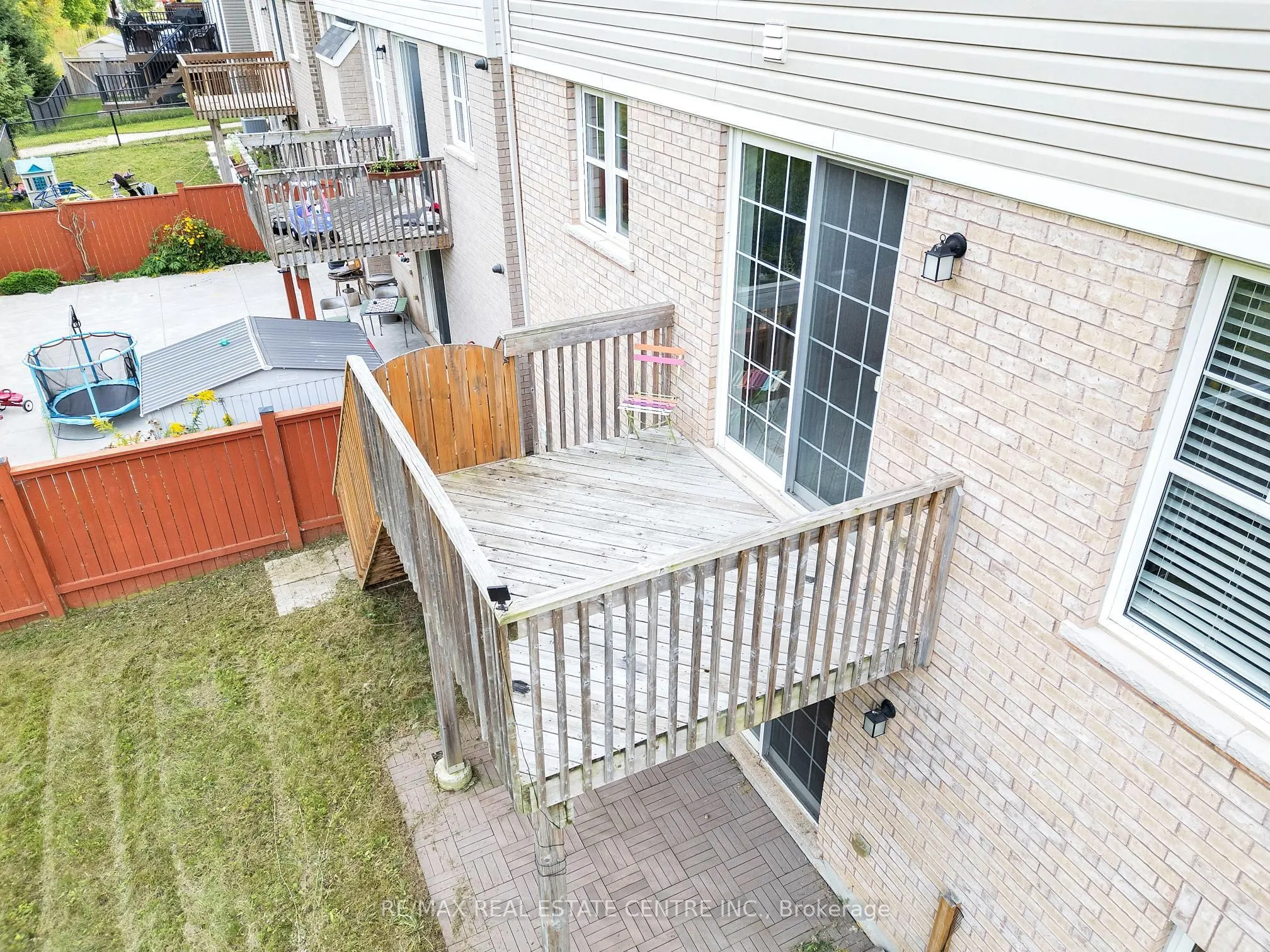 260 Shady Glen Crescent