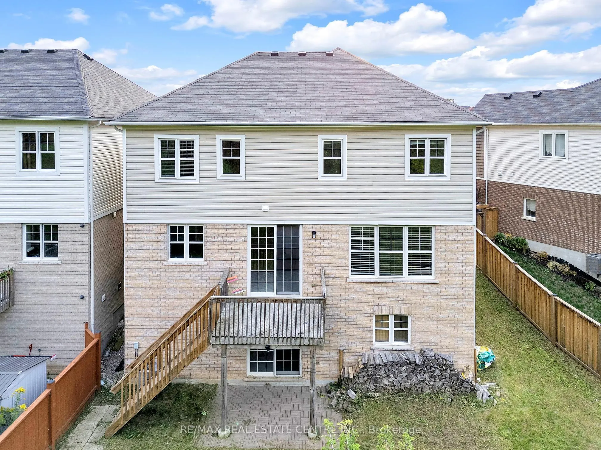 260 Shady Glen Crescent