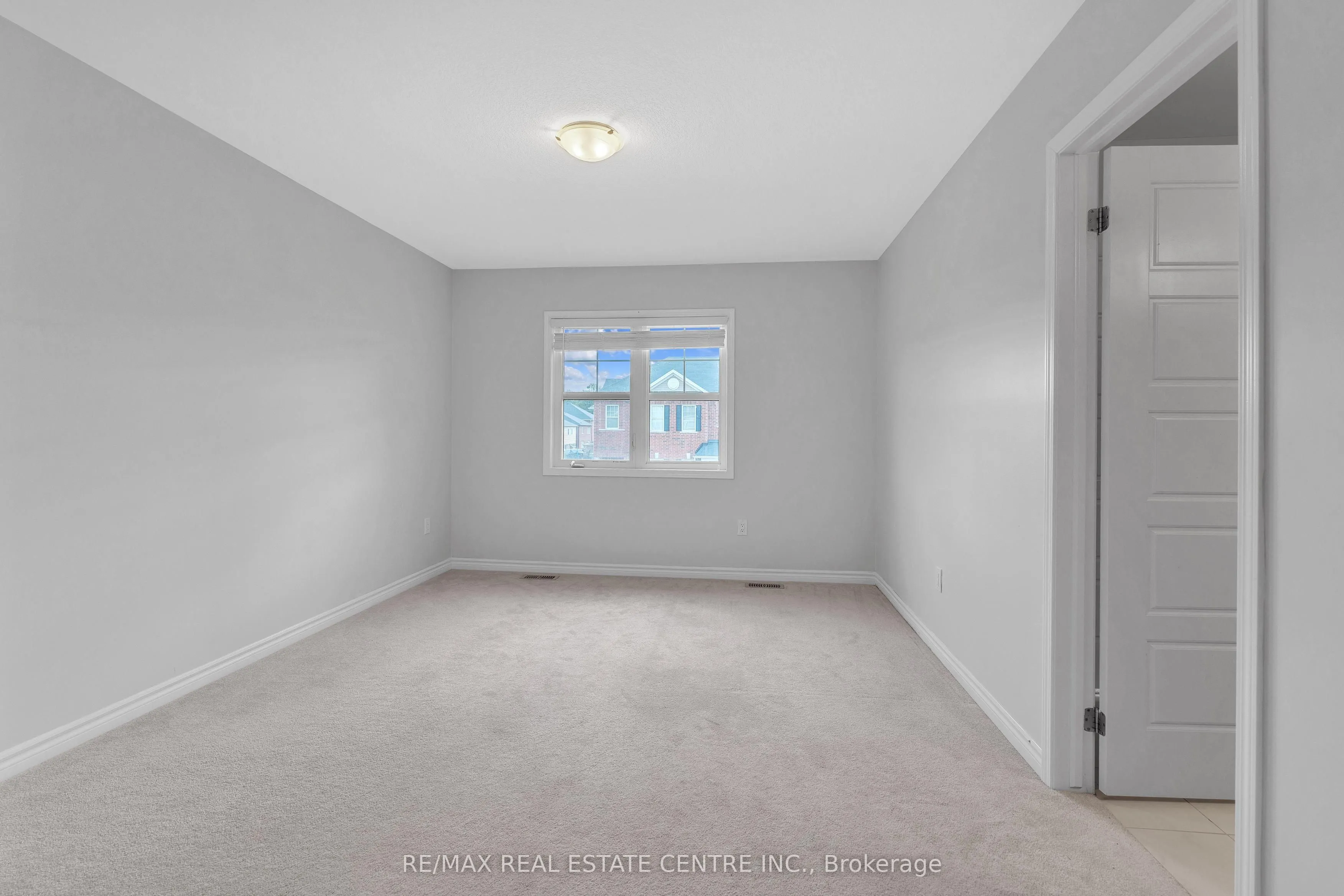 260 Shady Glen Crescent