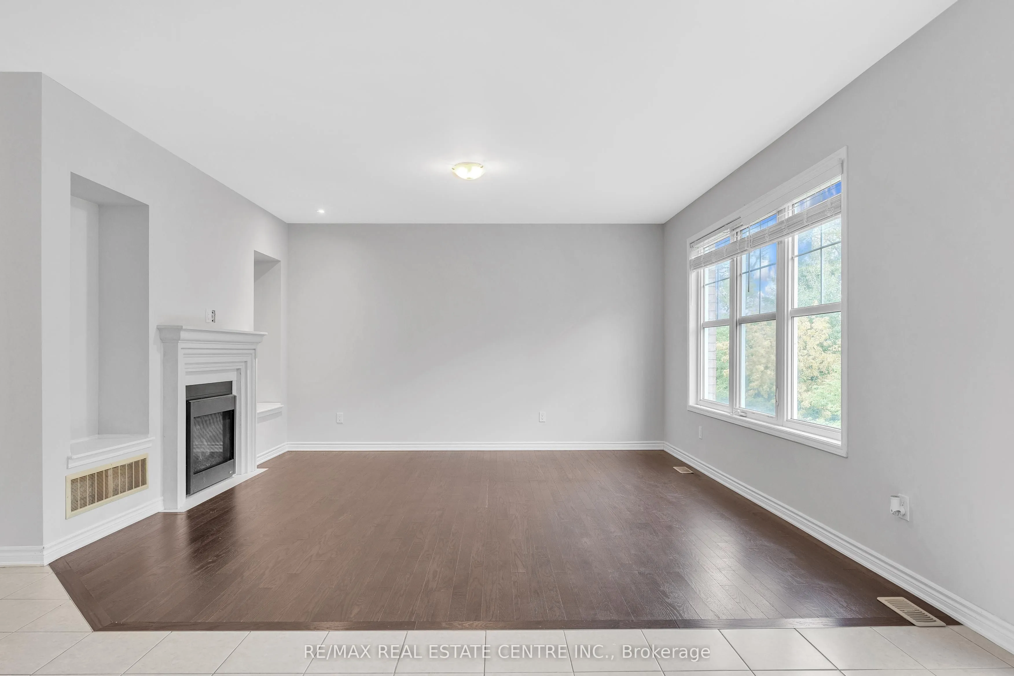 260 Shady Glen Crescent