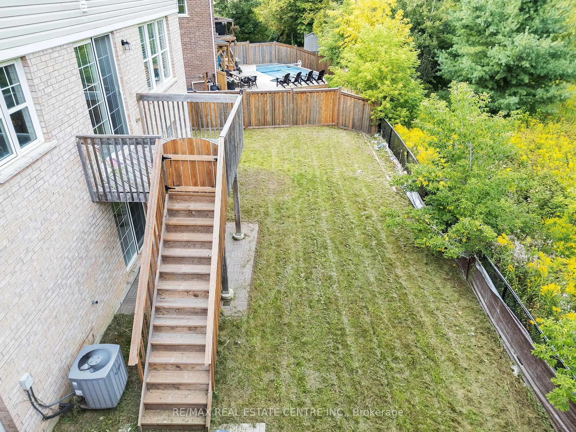 260 Shady Glen Crescent