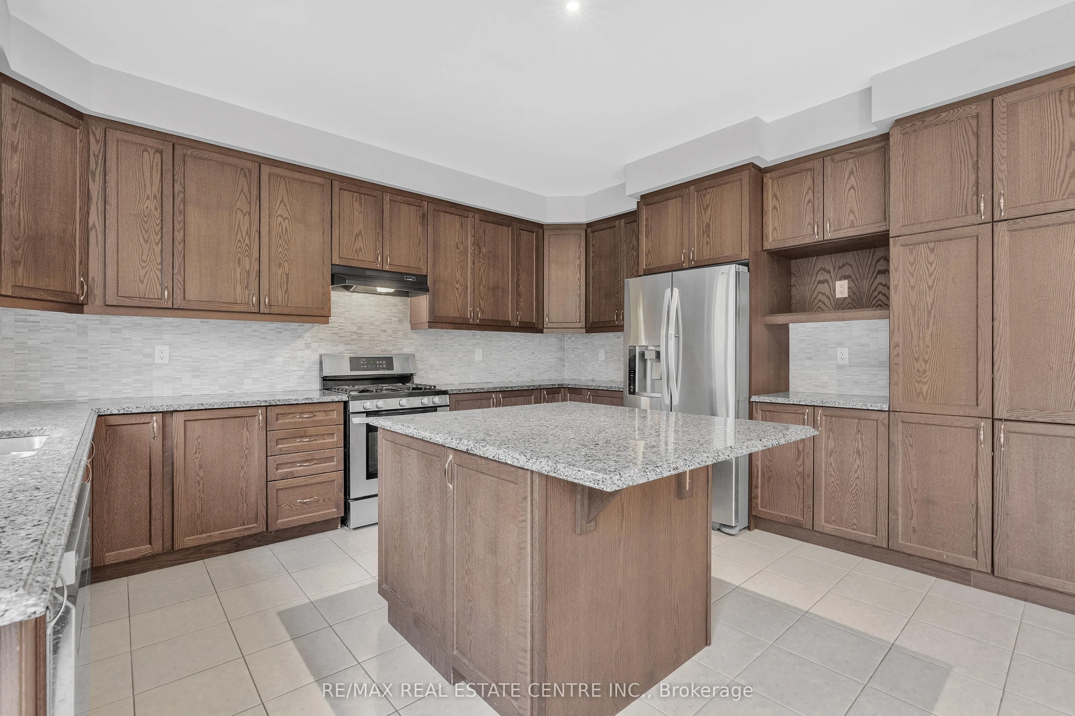 260 Shady Glen Crescent