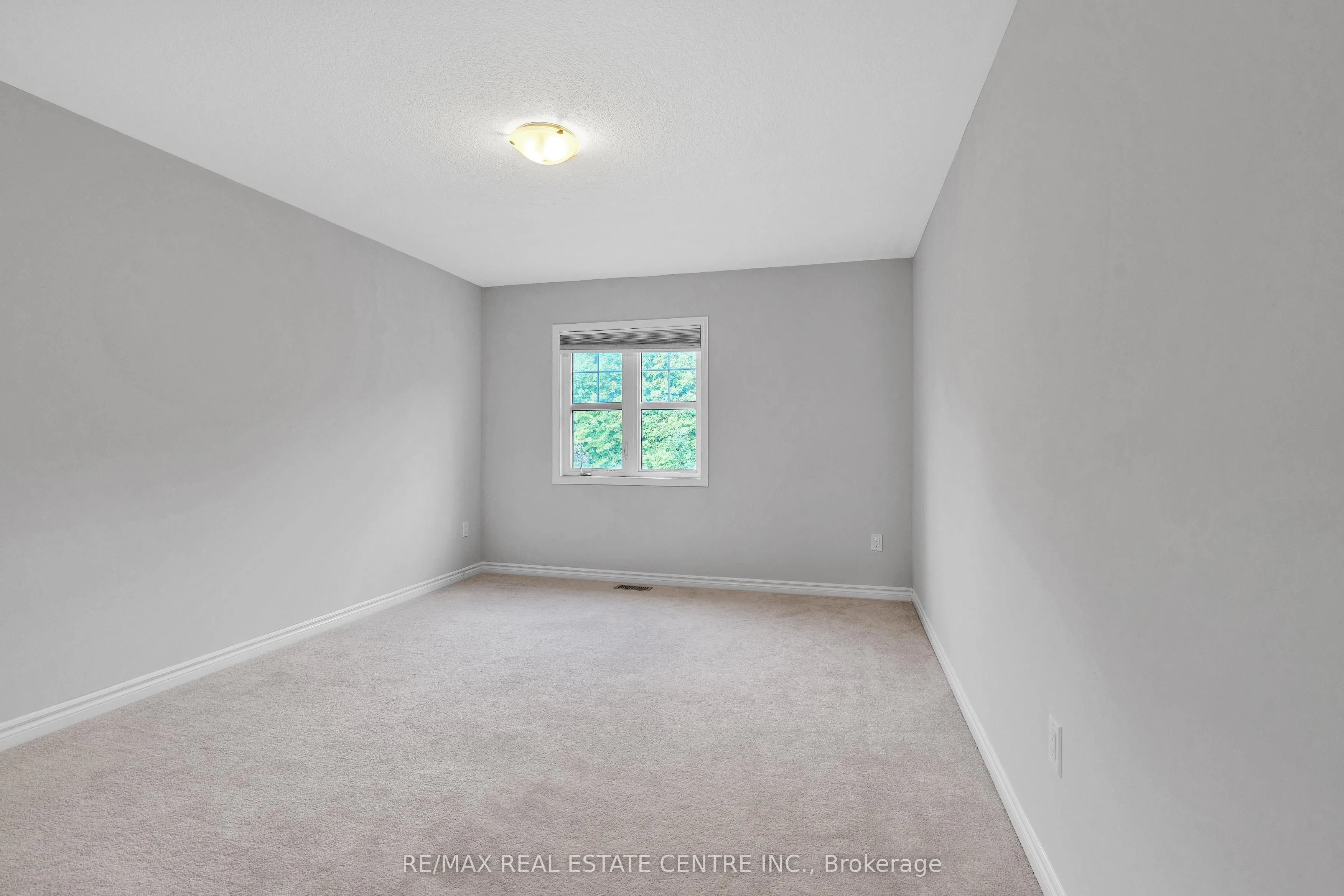 260 Shady Glen Crescent