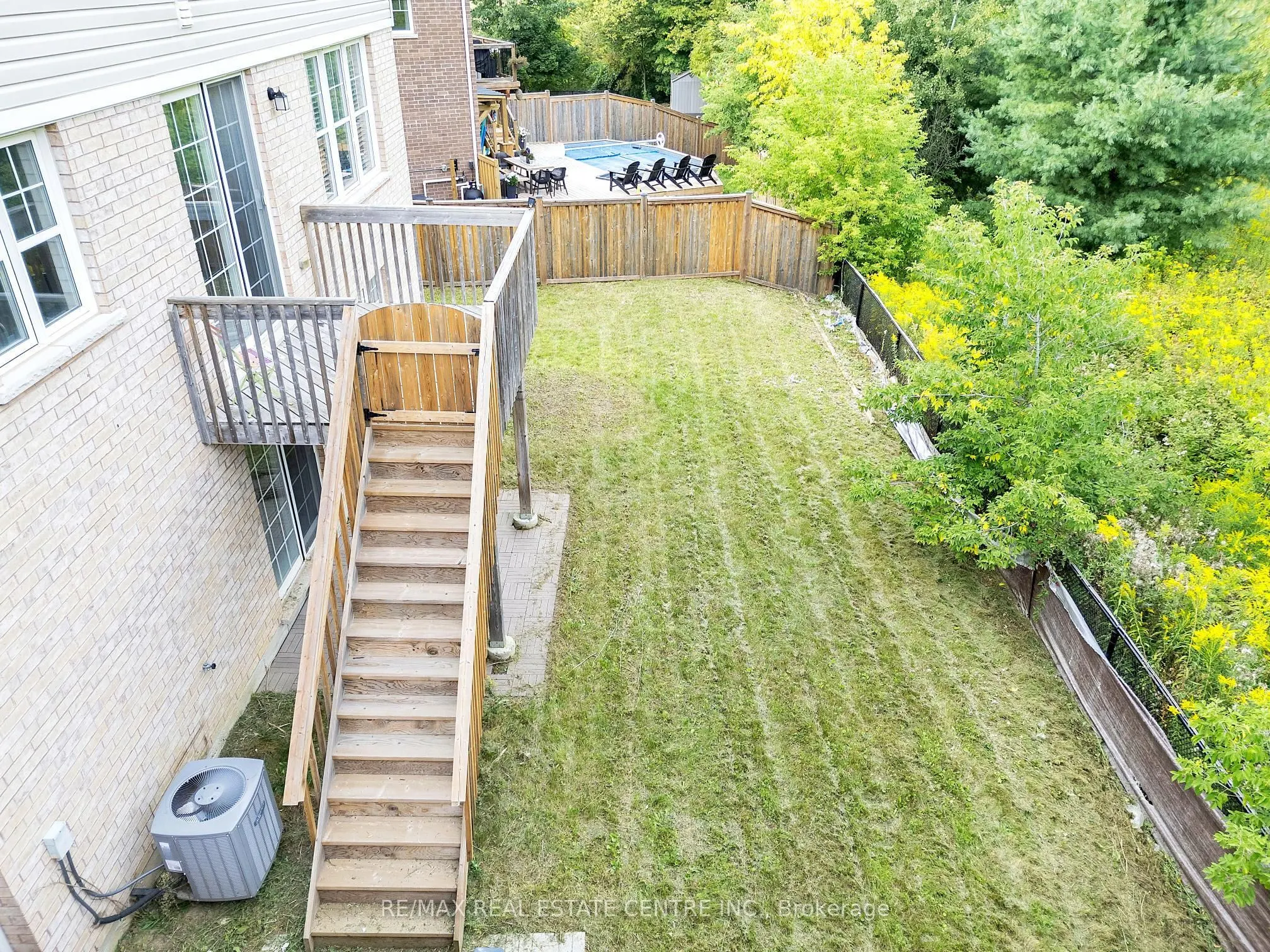 260 Shady Glen Crescent