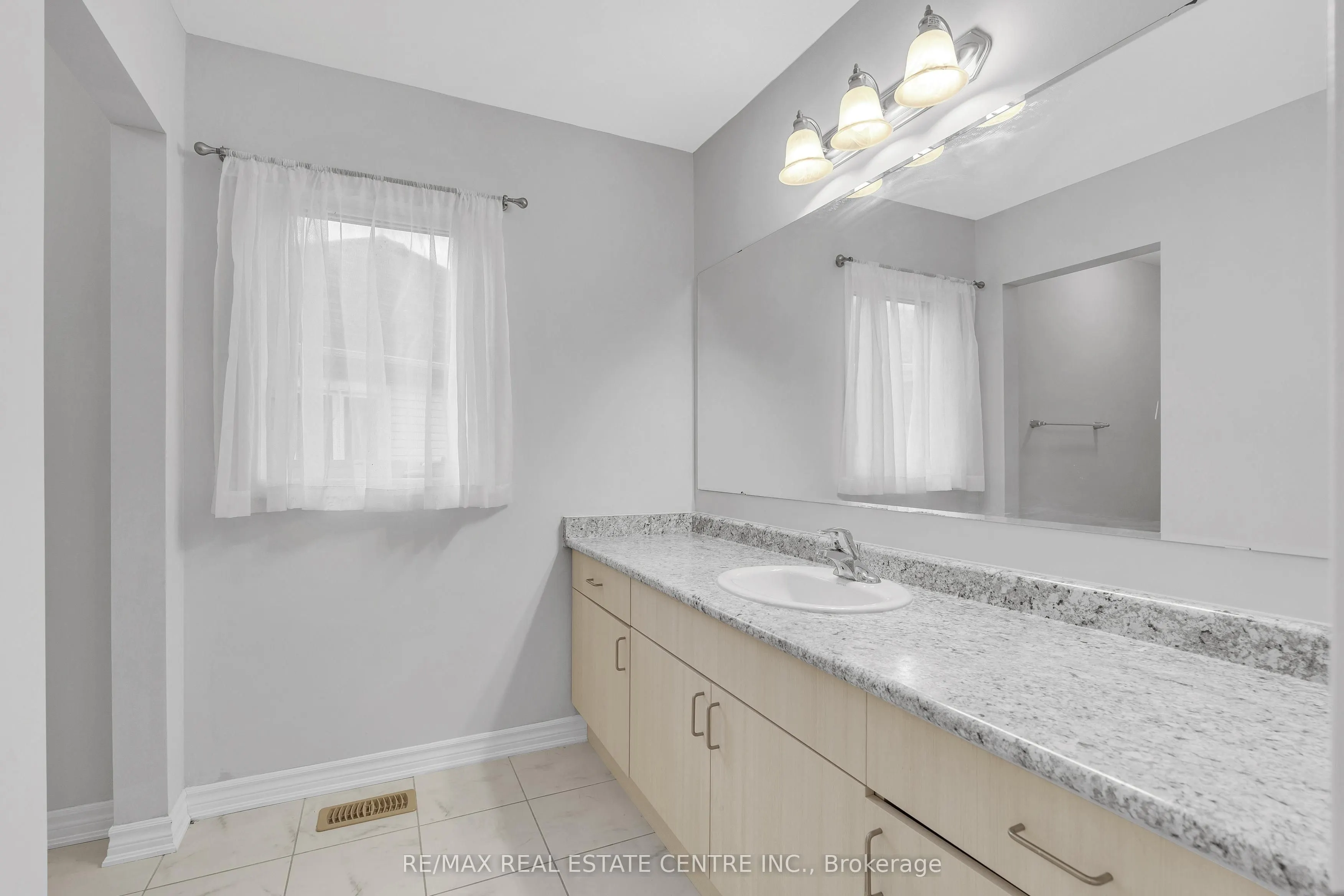 260 Shady Glen Crescent