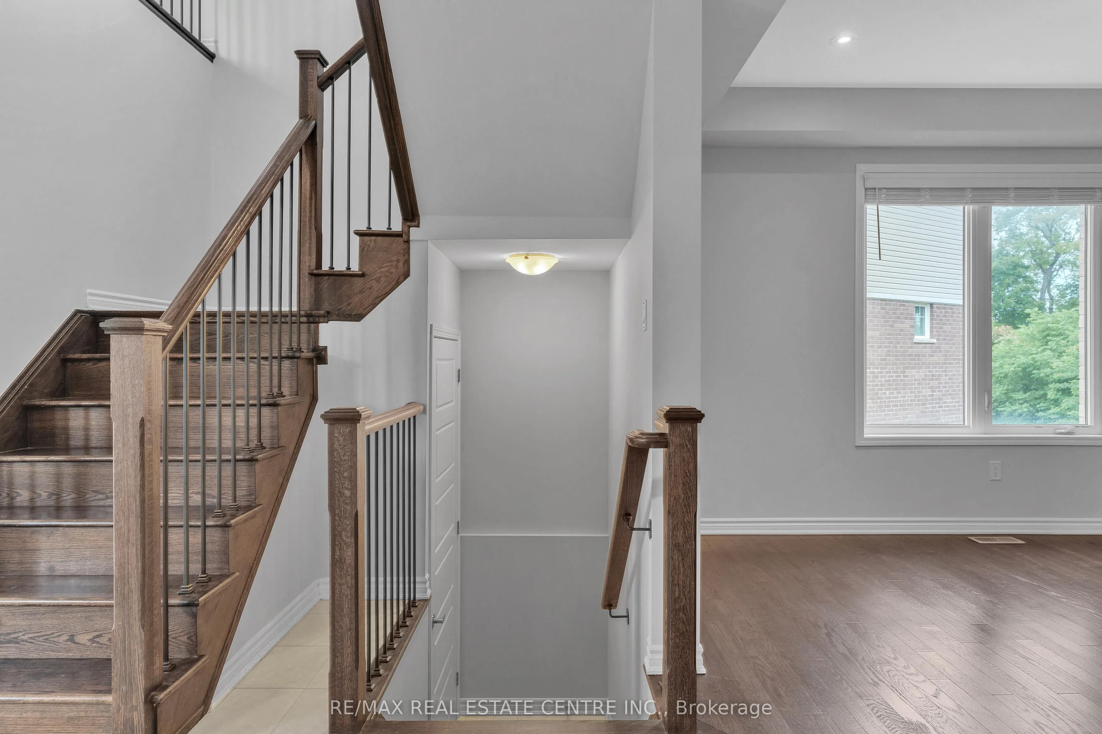 260 Shady Glen Crescent
