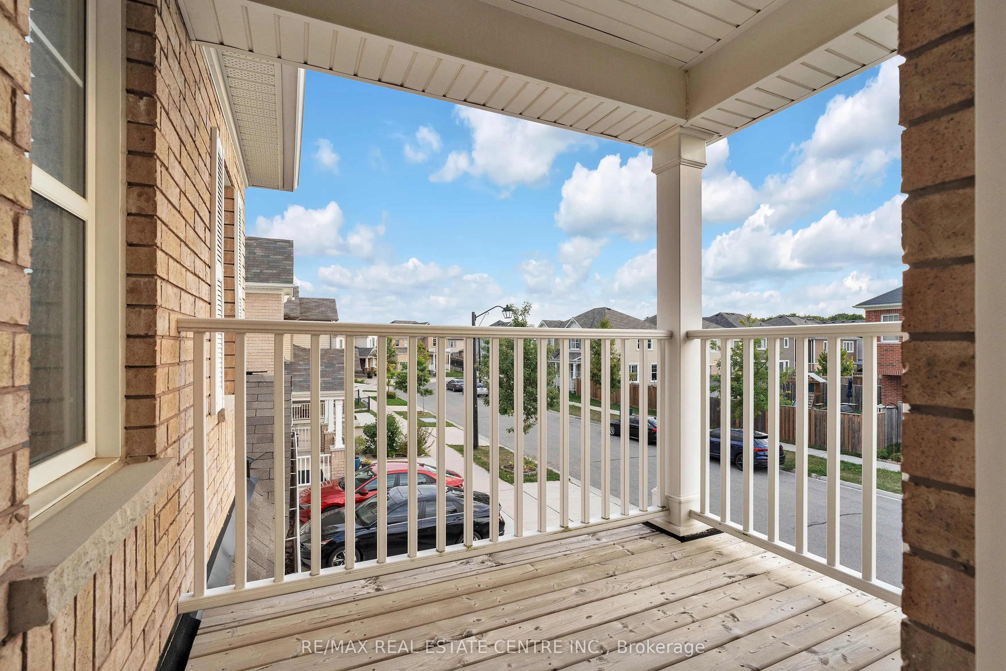 260 Shady Glen Crescent