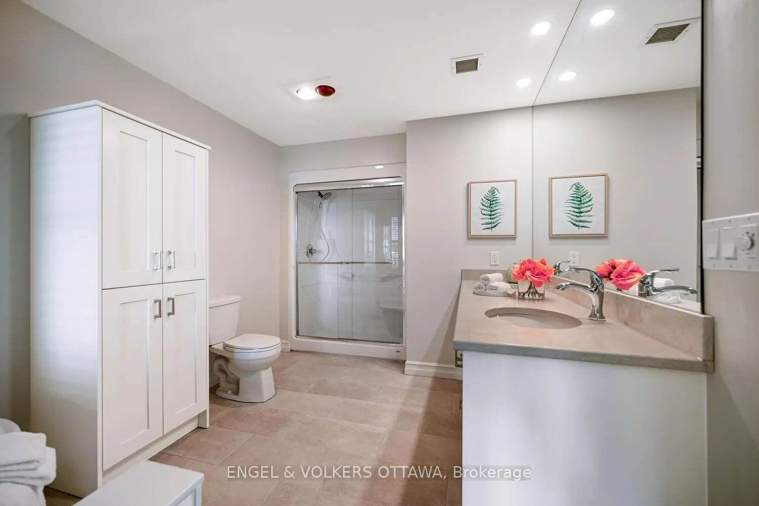 15 St Andrew Street, #1702