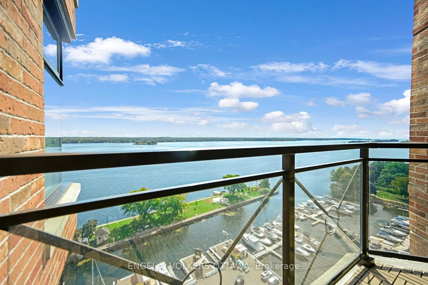 15 St Andrew Street, #1702