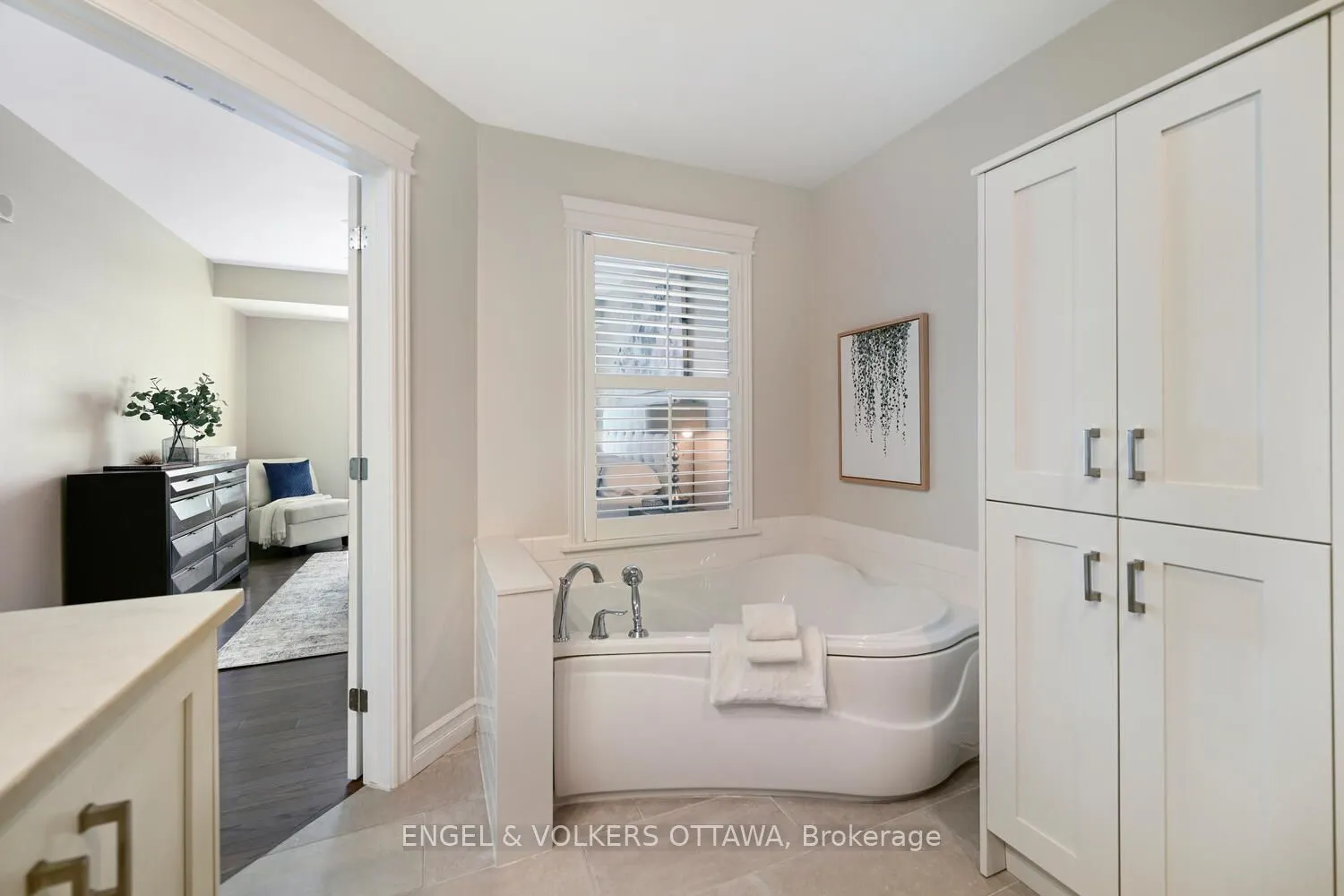 15 St Andrew Street, #1702