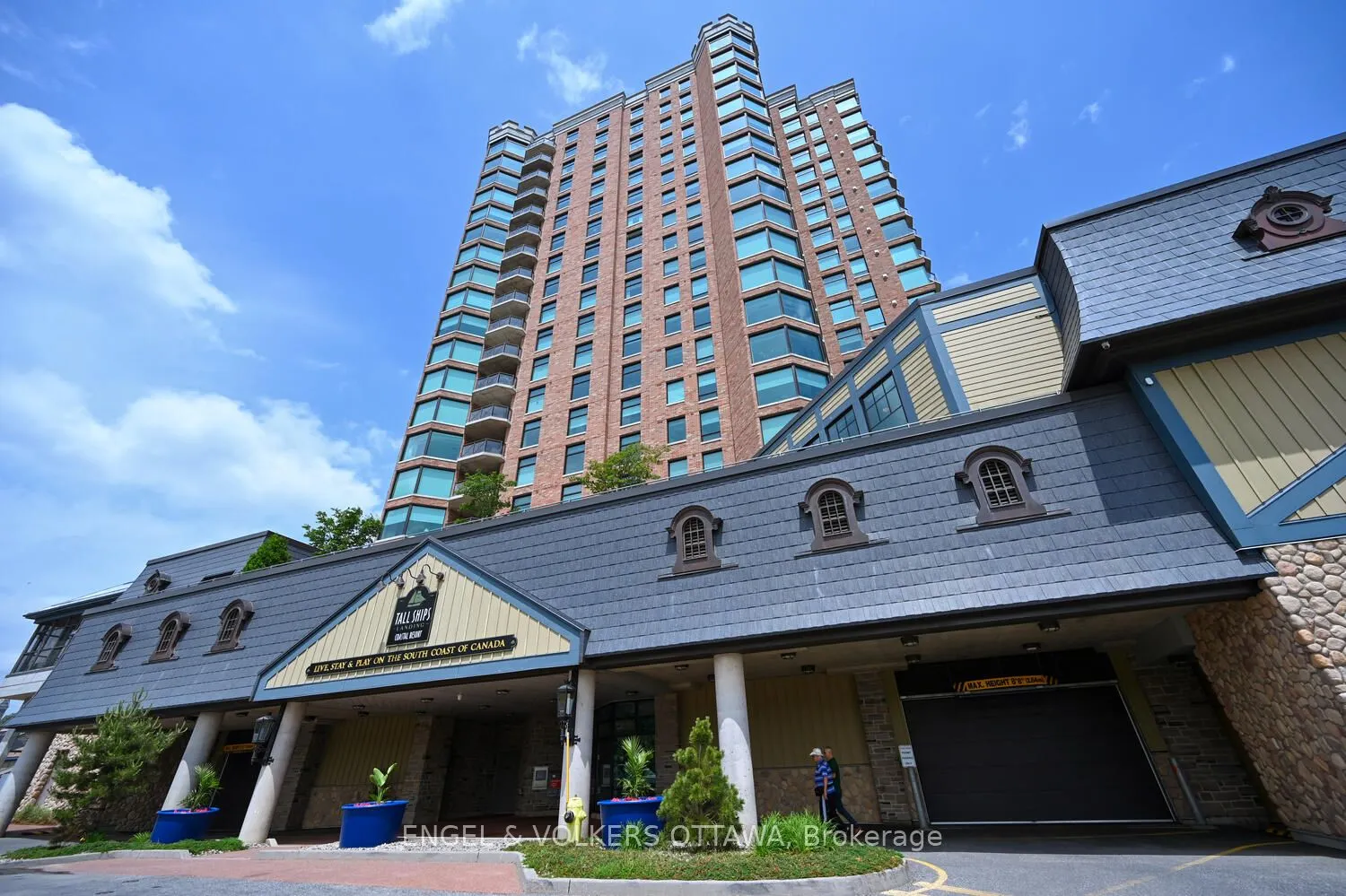 15 St Andrew Street, #1702