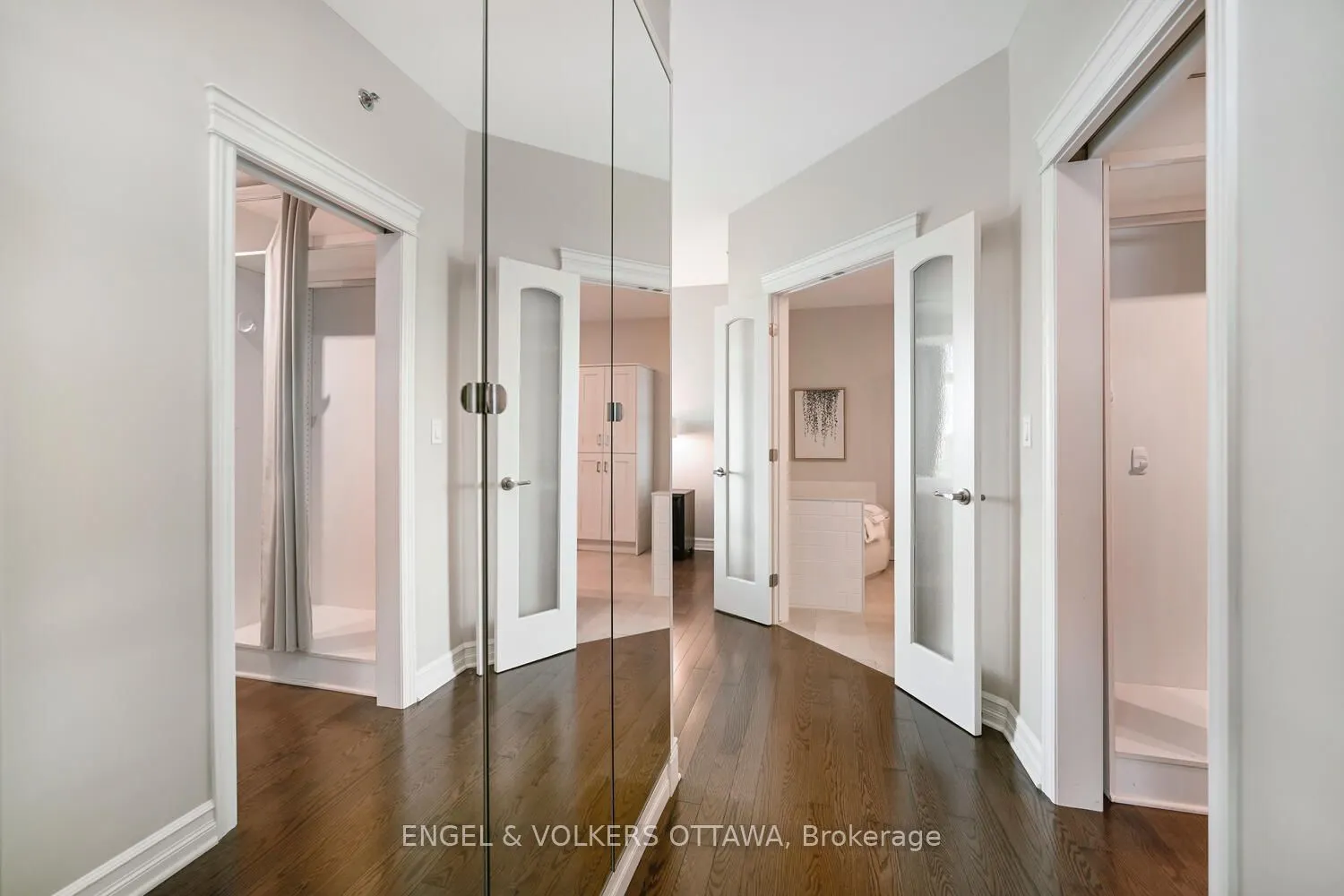 15 St Andrew Street, #1702