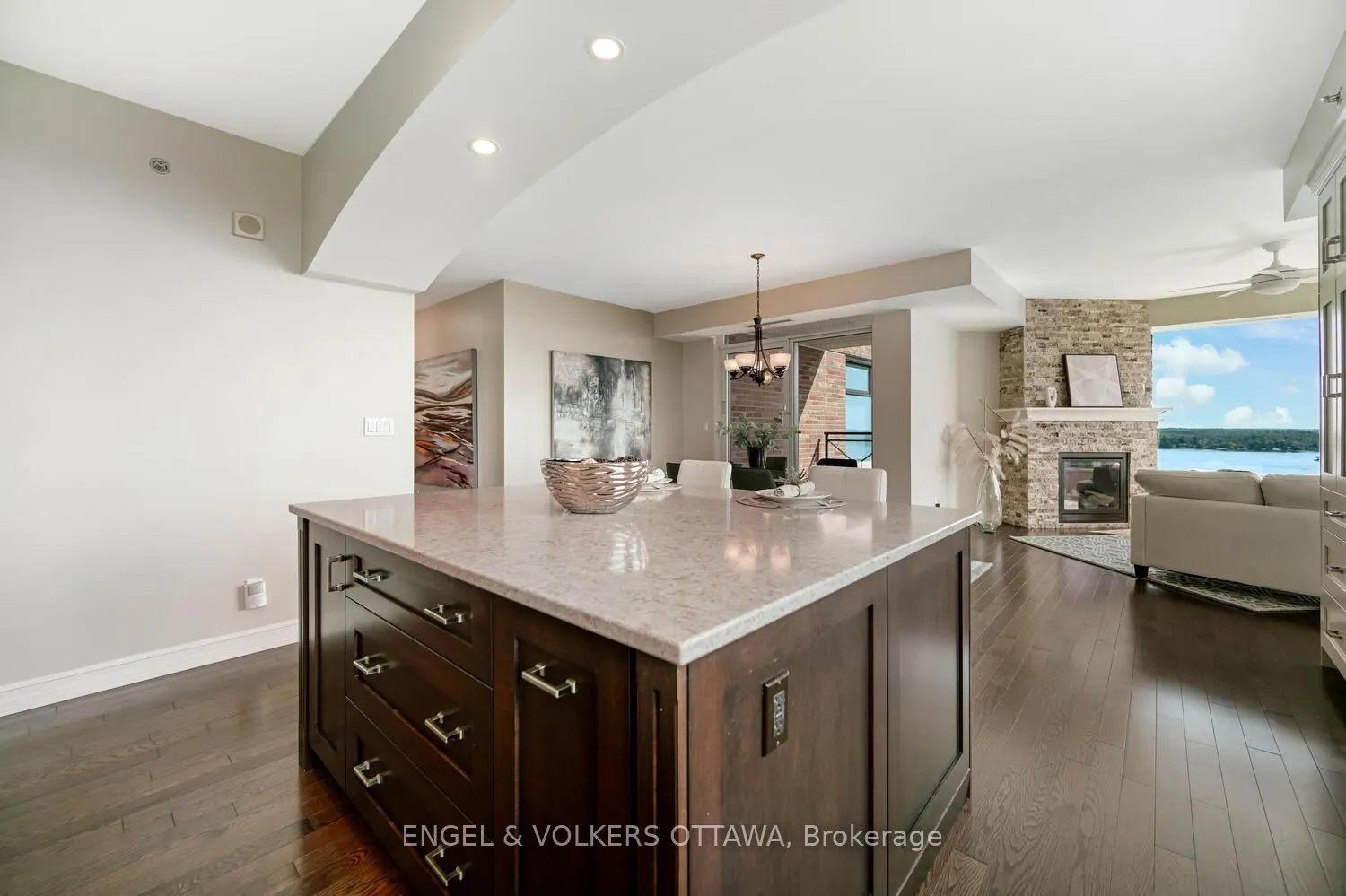 15 St Andrew Street, #1702