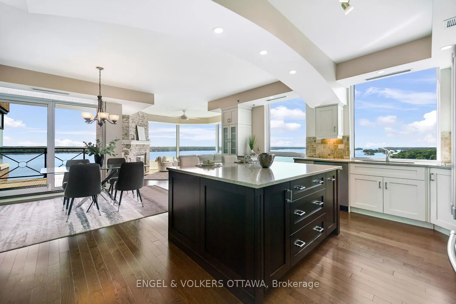 15 St Andrew Street, #1702