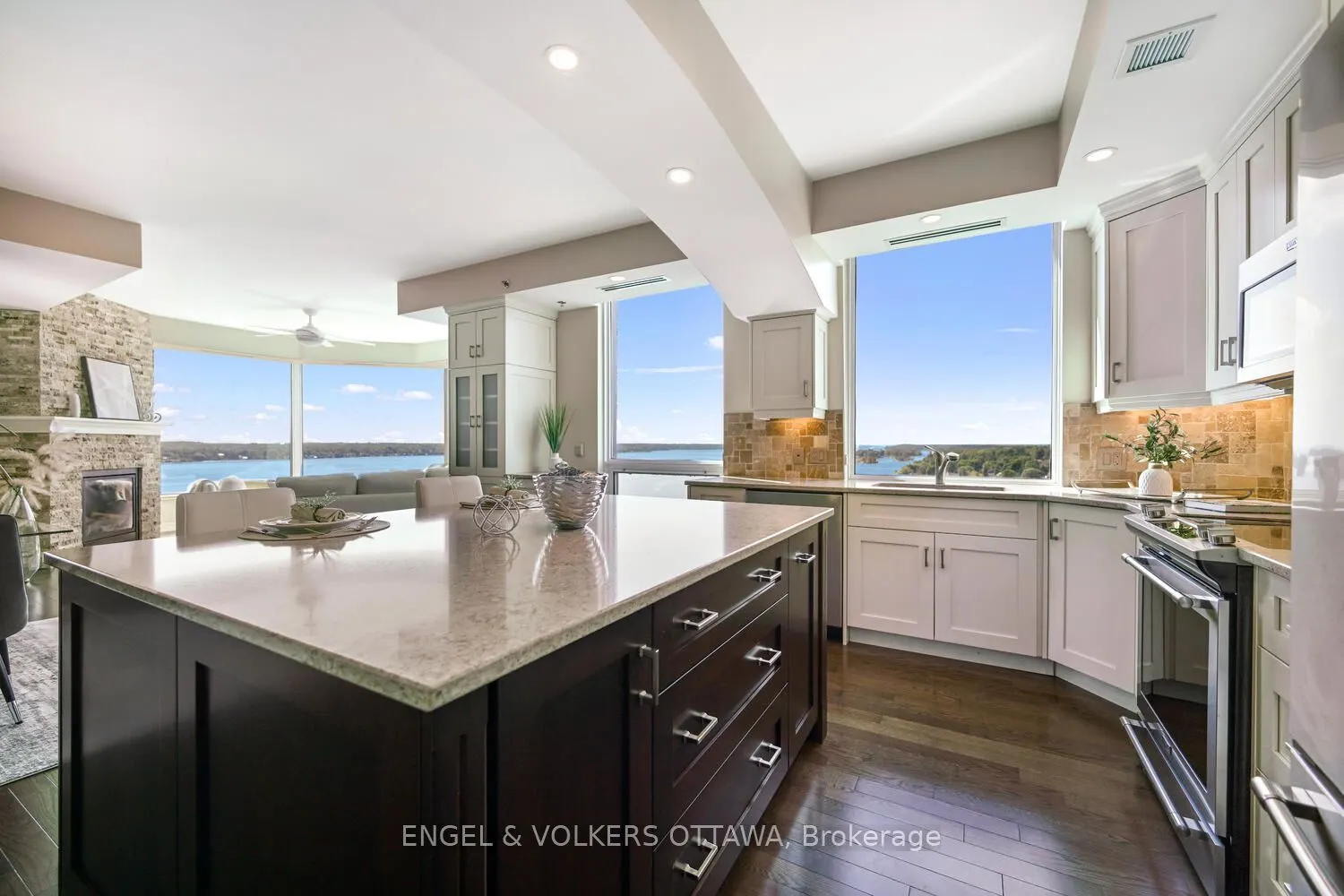 15 St Andrew Street, #1702