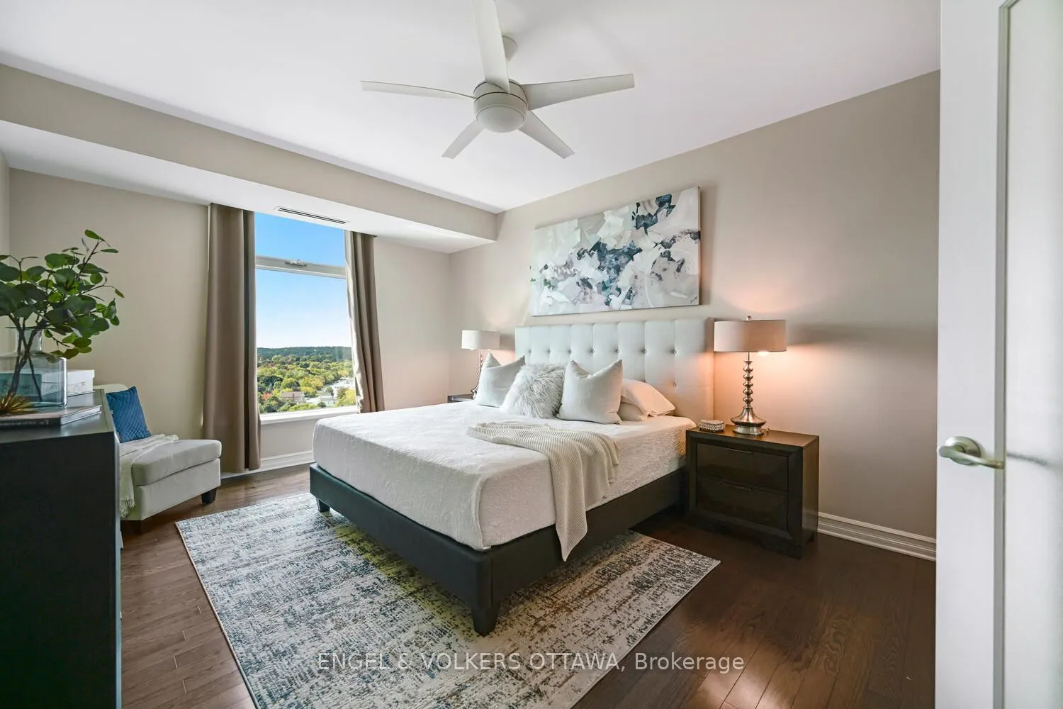 15 St Andrew Street, #1702