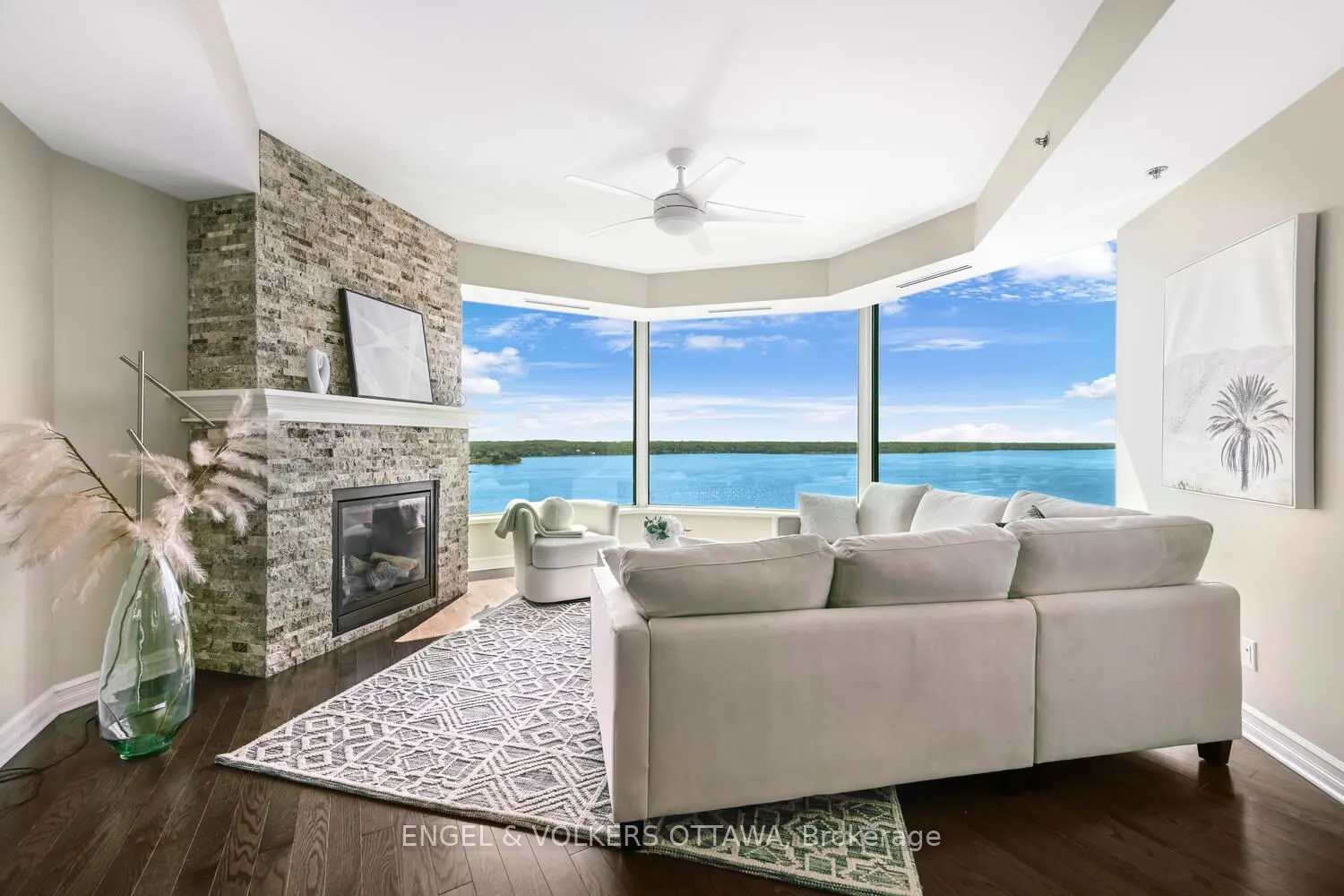 15 St Andrew Street, #1702