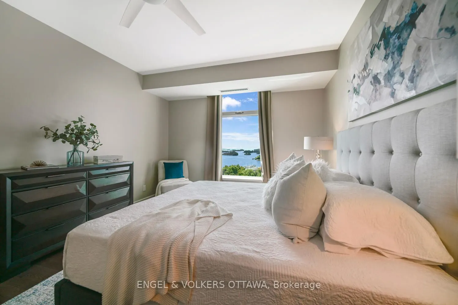 15 St Andrew Street, #1702