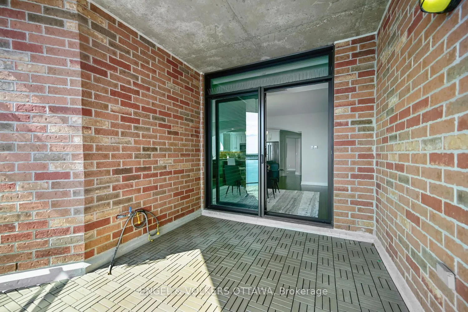 15 St Andrew Street, #1702