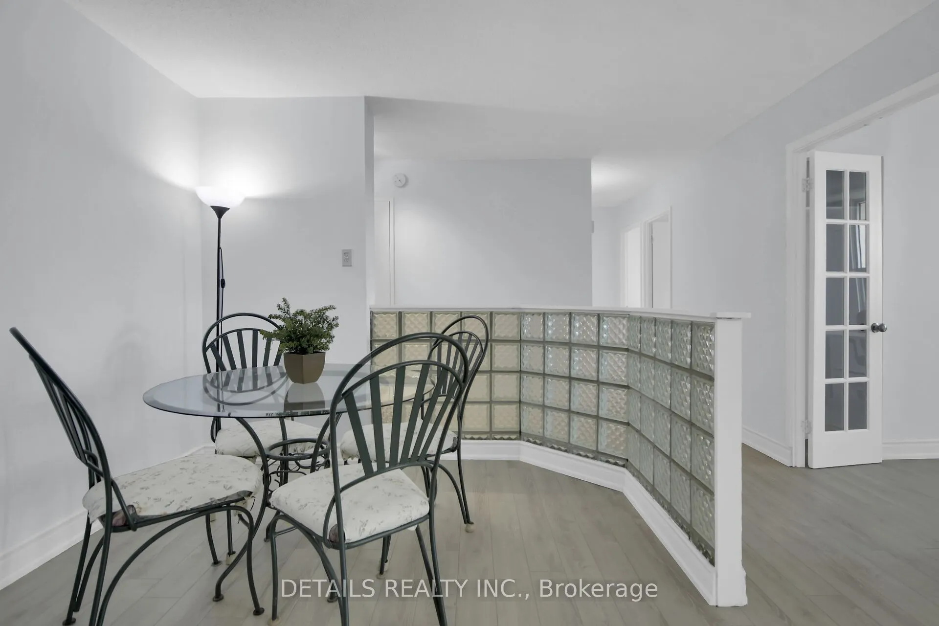 1380 Prince Of Wales Drive, #803